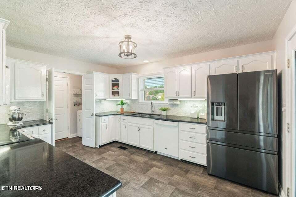 4006 Floyd Drive