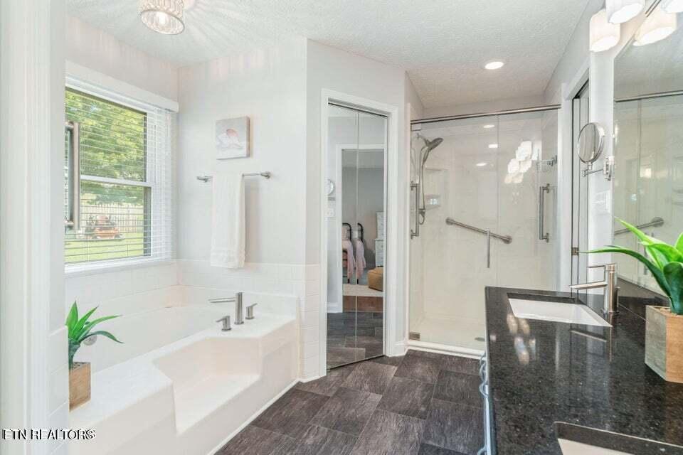 4006 Floyd Drive