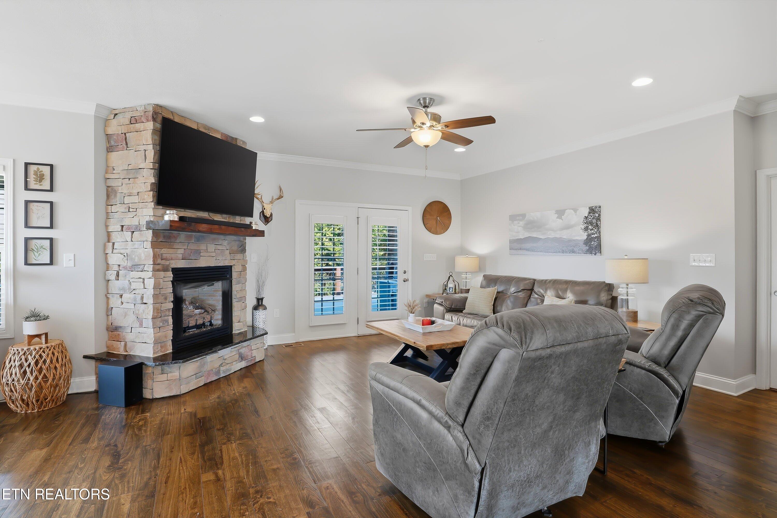 5577 Meadow Wells Drive