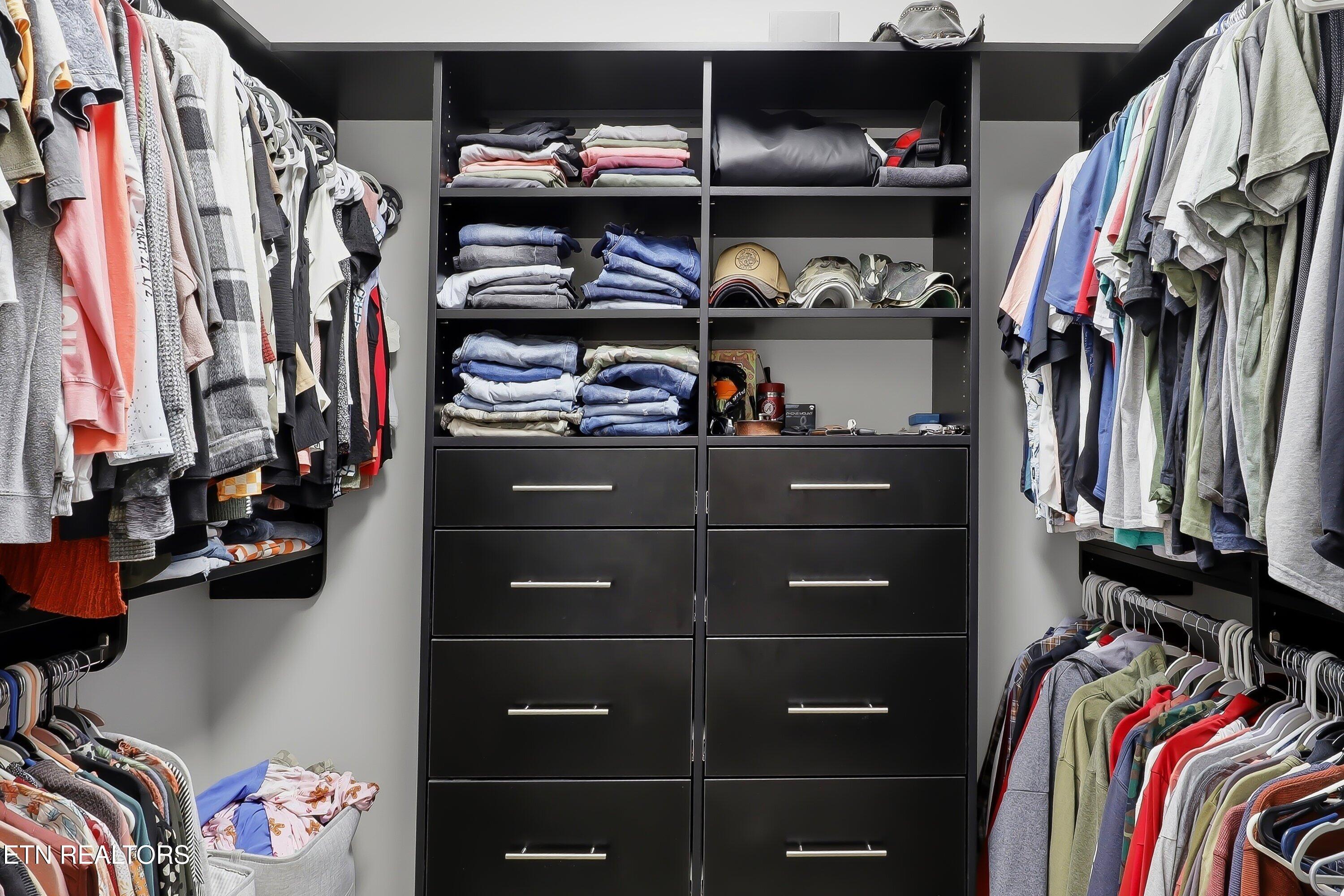 5577 Meadow Wells Drive