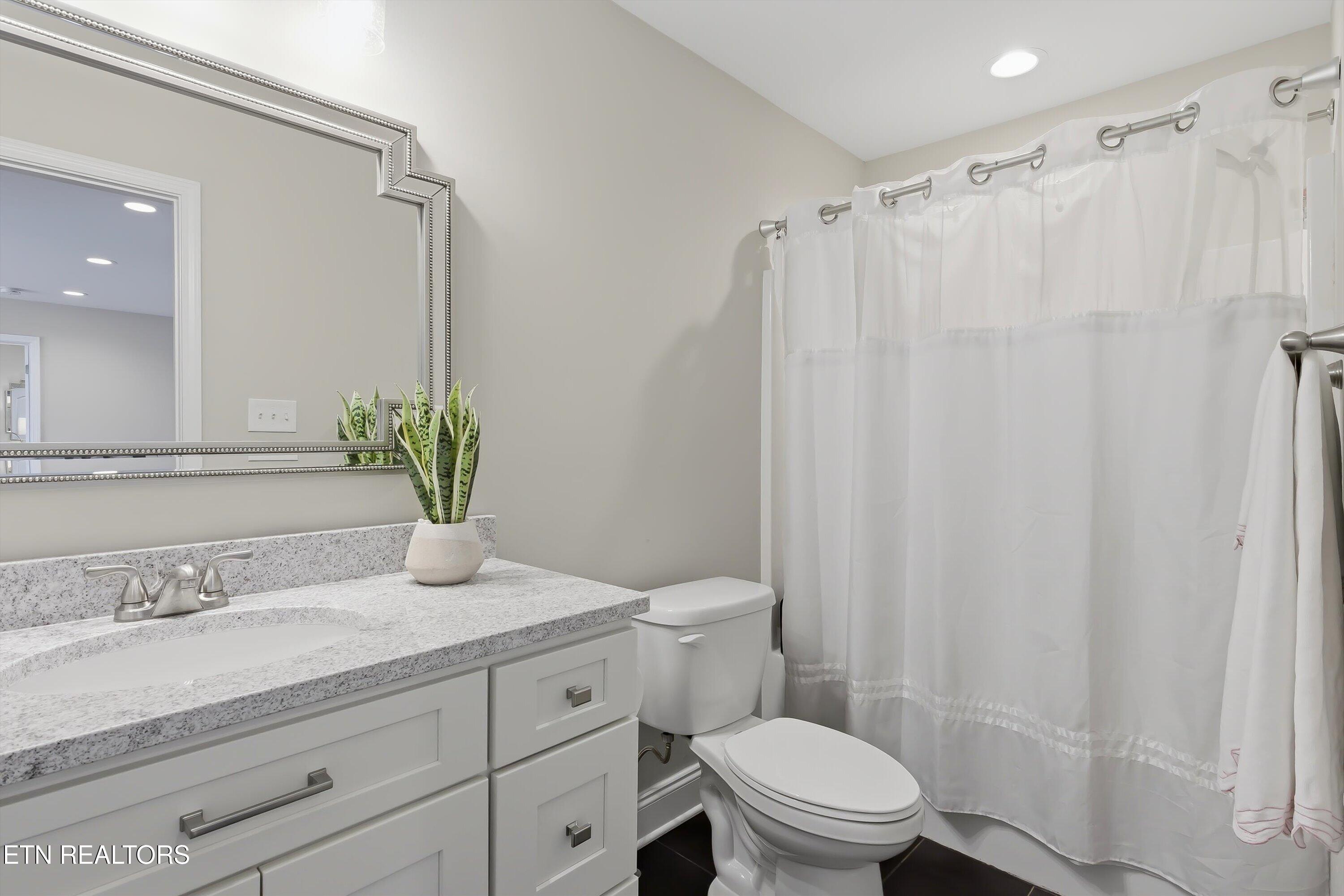 4912 Creek Bank Drive