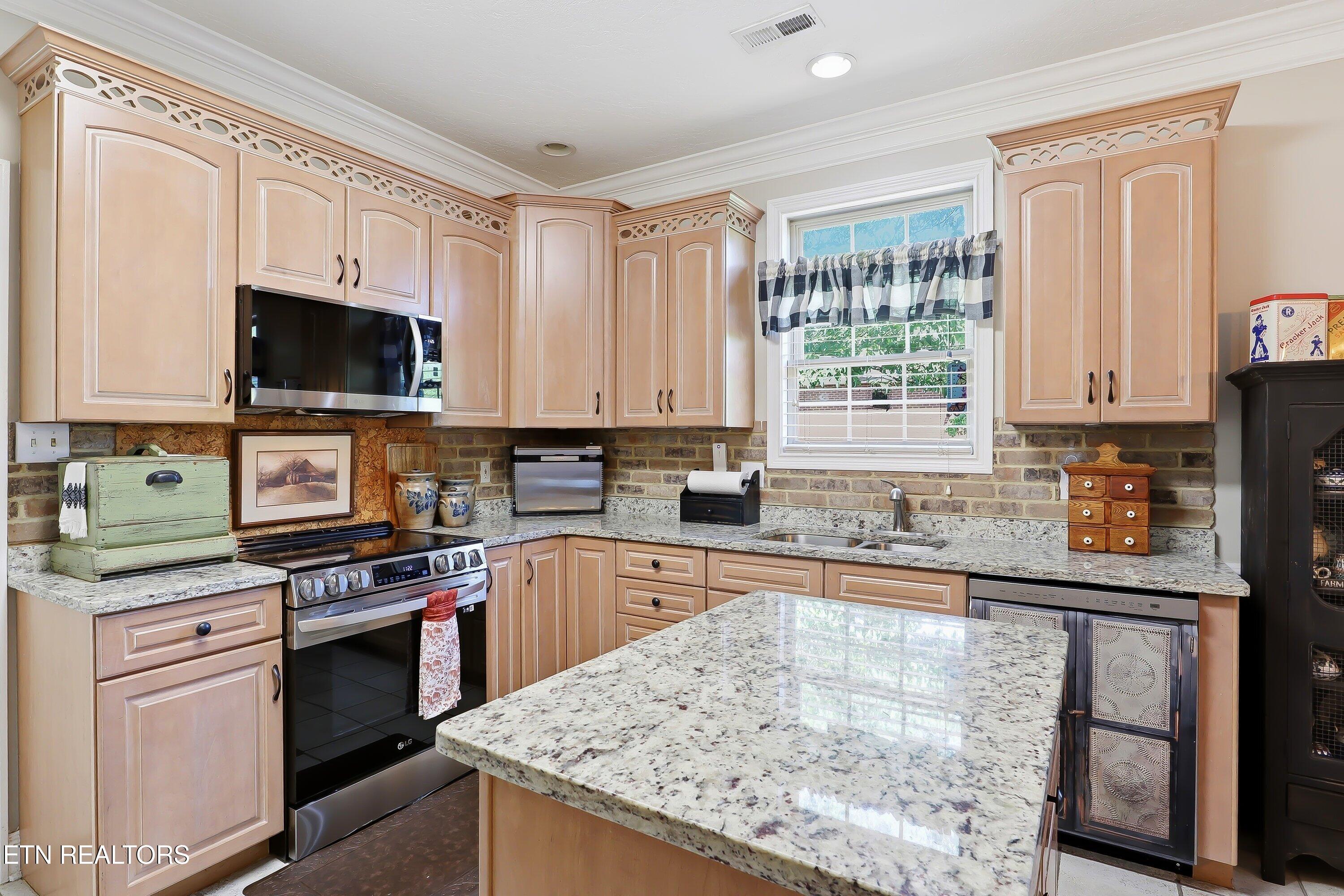 7510 School View Way