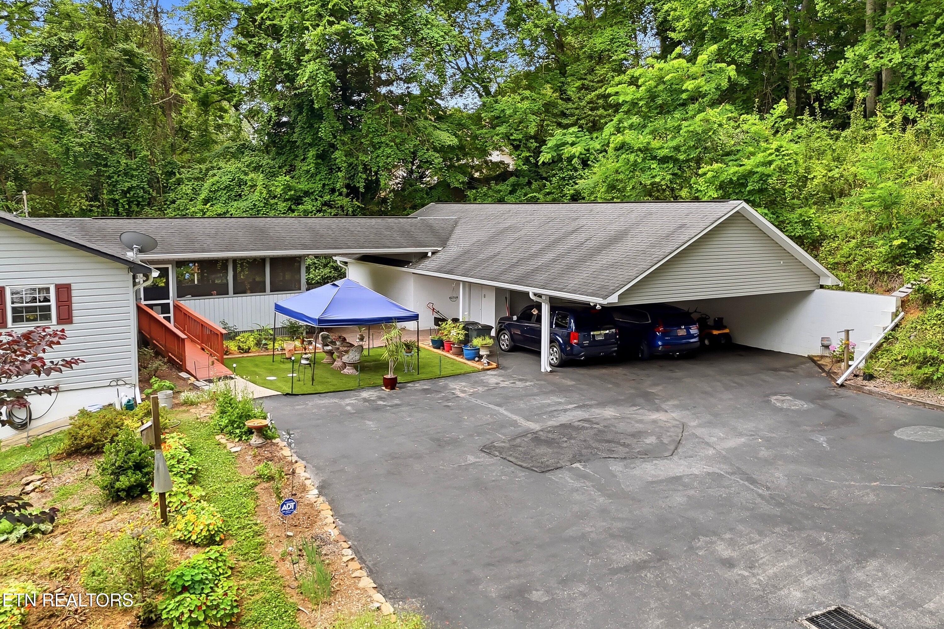 3701 Solway Rd