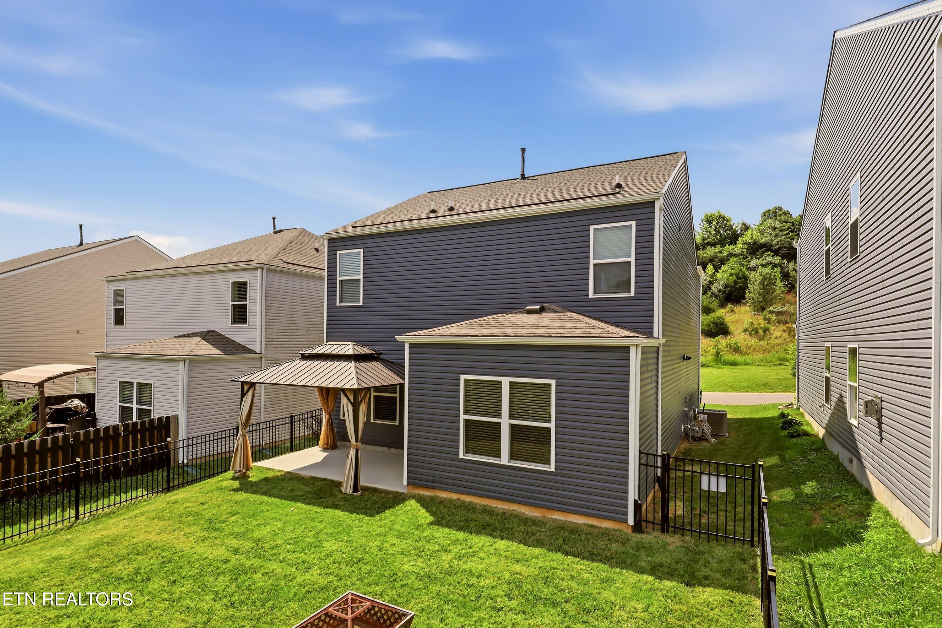 122 Harbour Pointe Lane