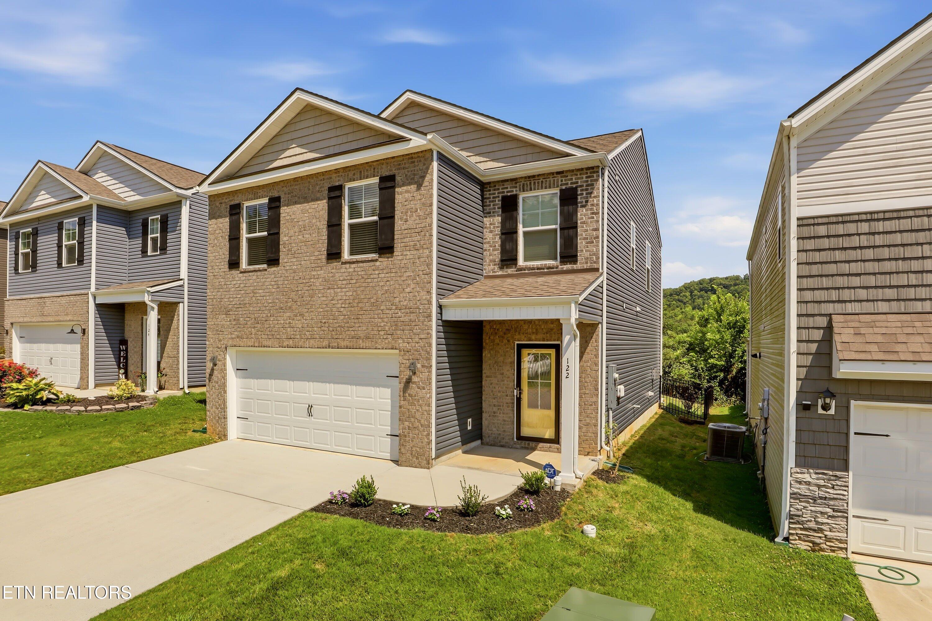 122 Harbour Pointe Lane