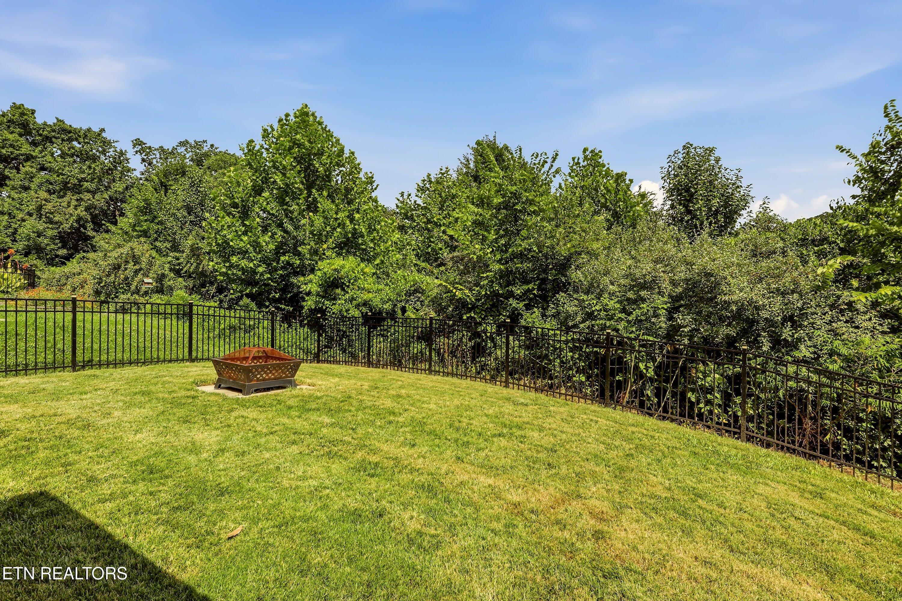 122 Harbour Pointe Lane