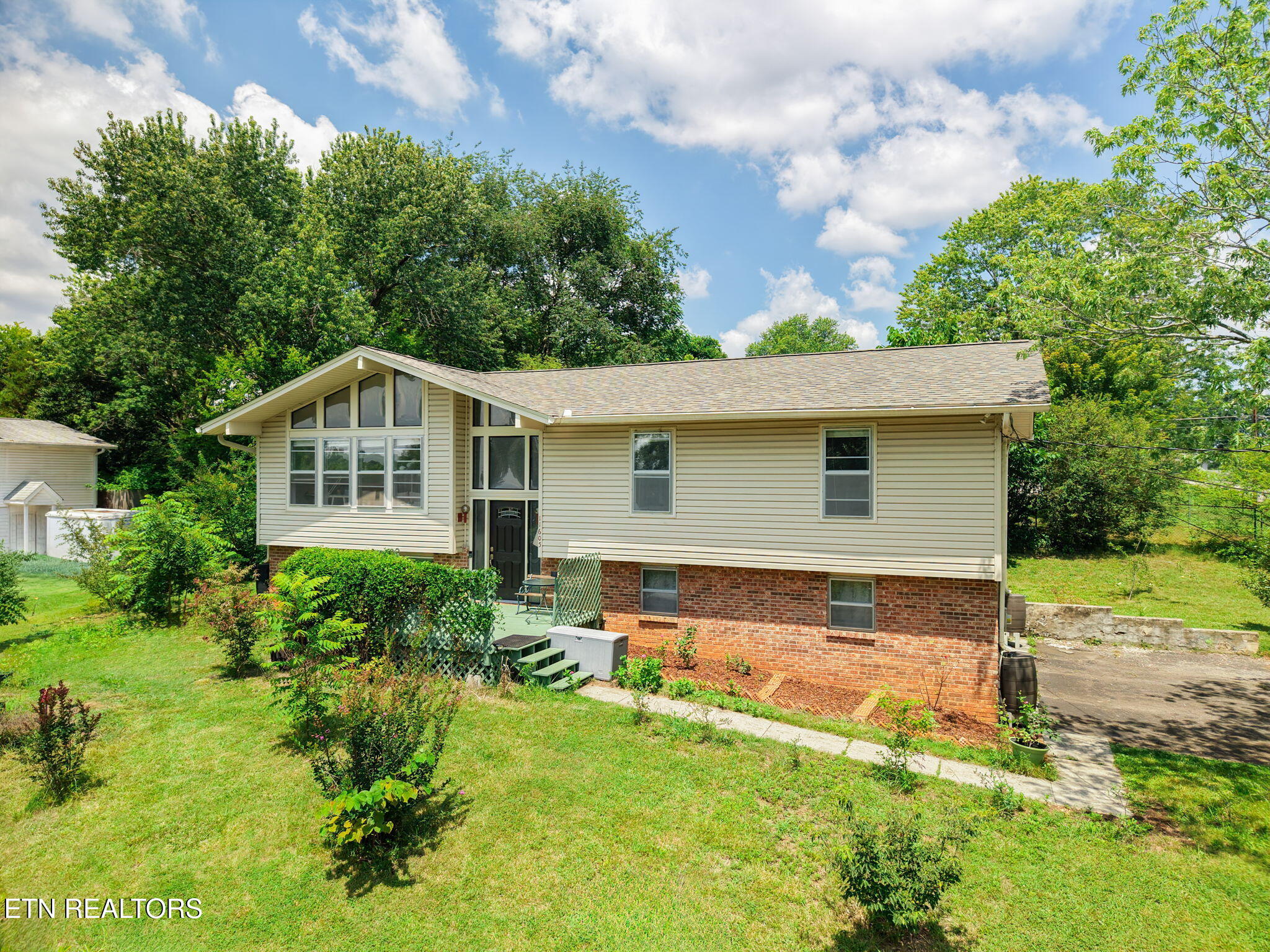 11605 Foxford Drive