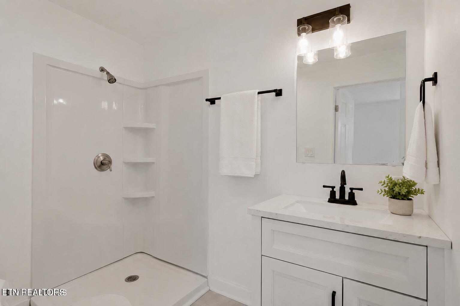 507 Pine Top St