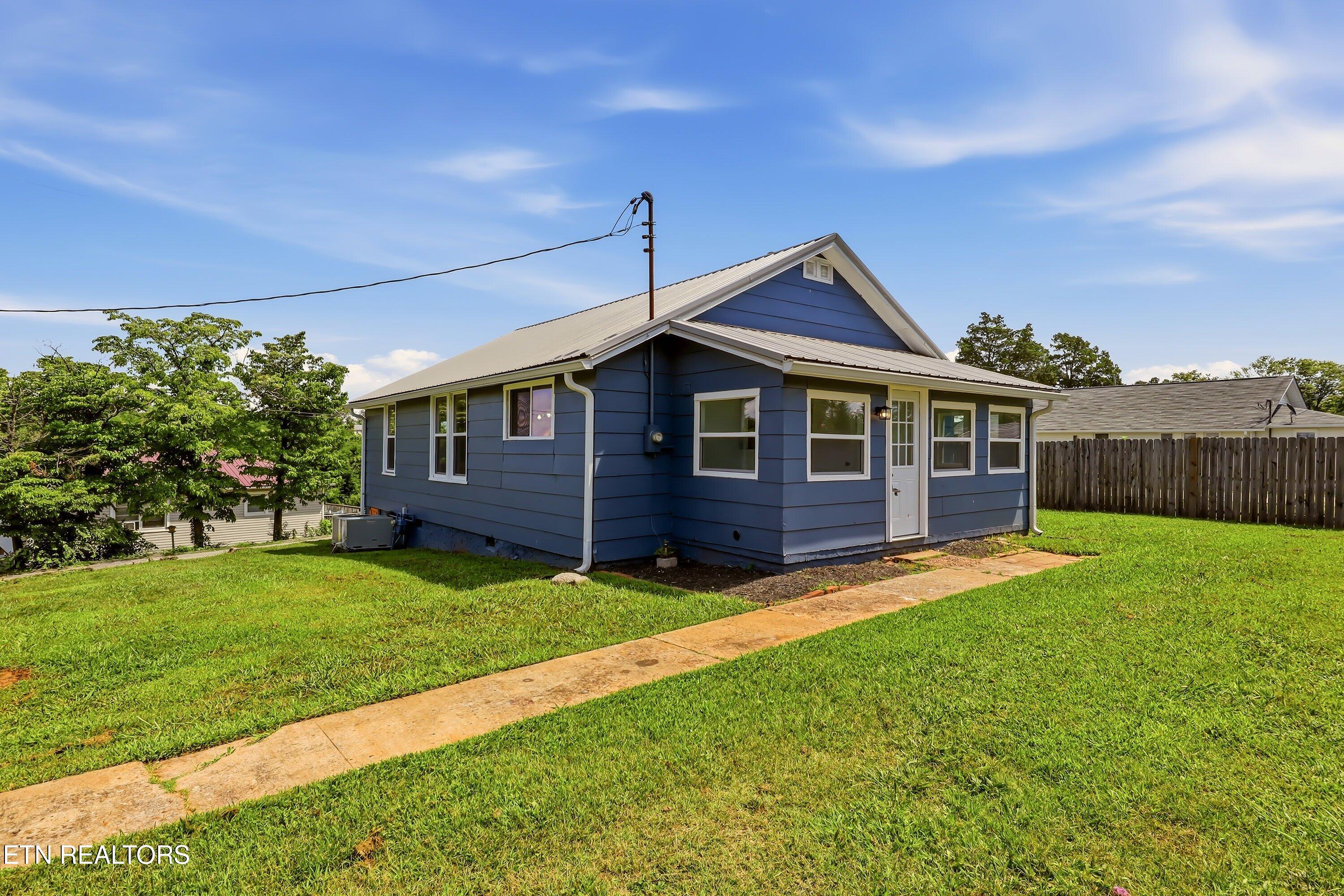 507 Pine Top St