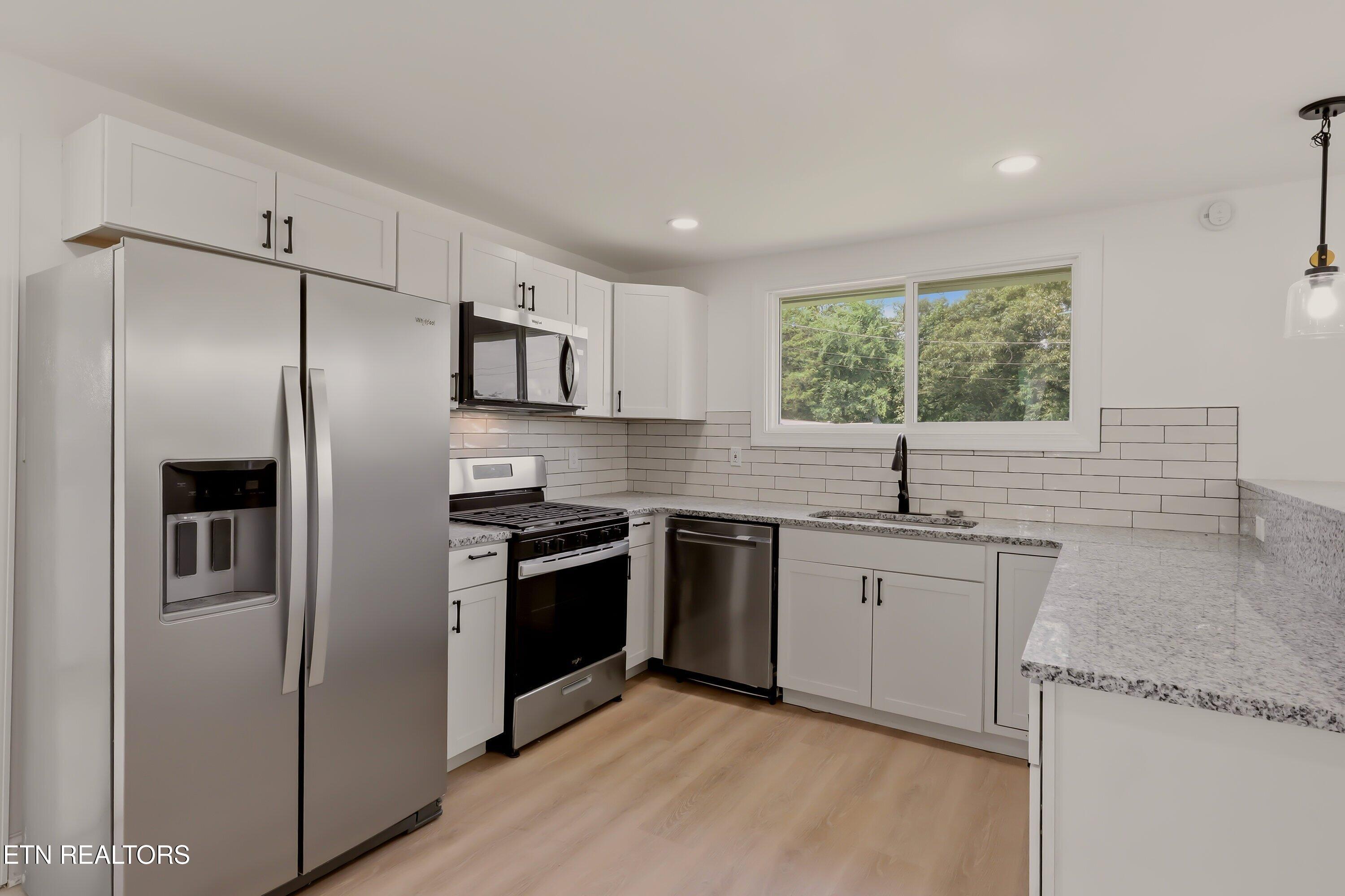 507 Pine Top St