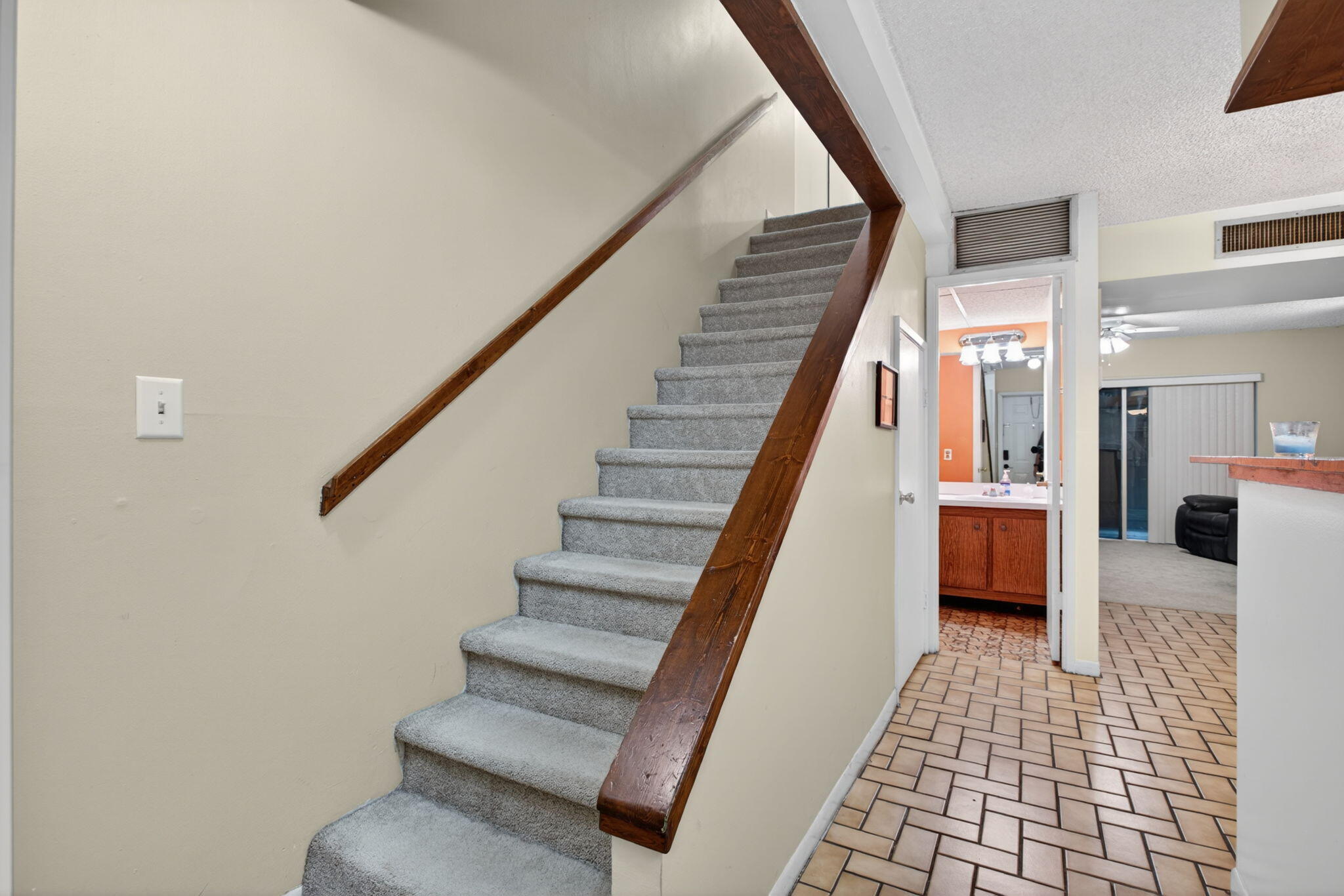 801 W Oakland Park Boulevard