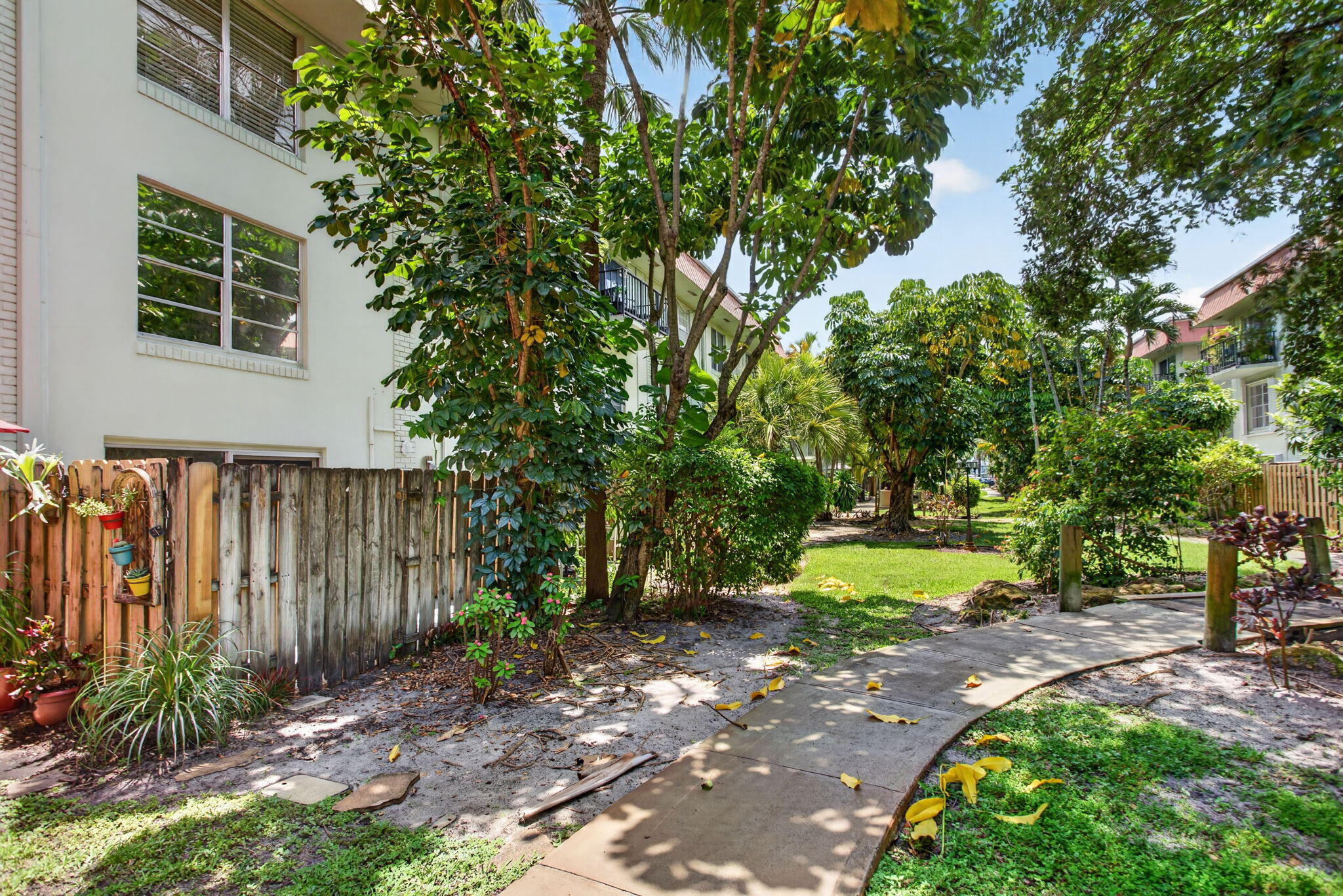 801 W Oakland Park Boulevard