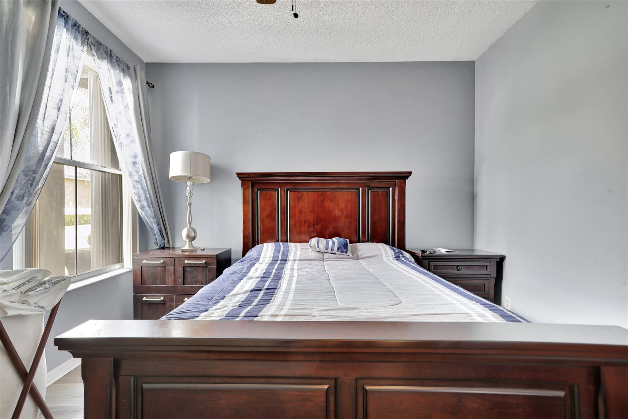 5433 NW 55th Terrace
