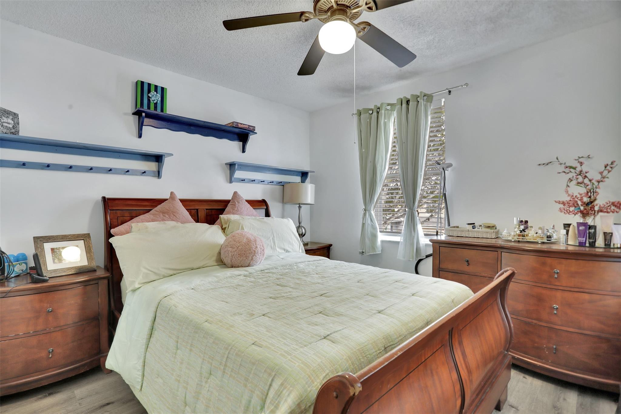 5433 NW 55th Terrace