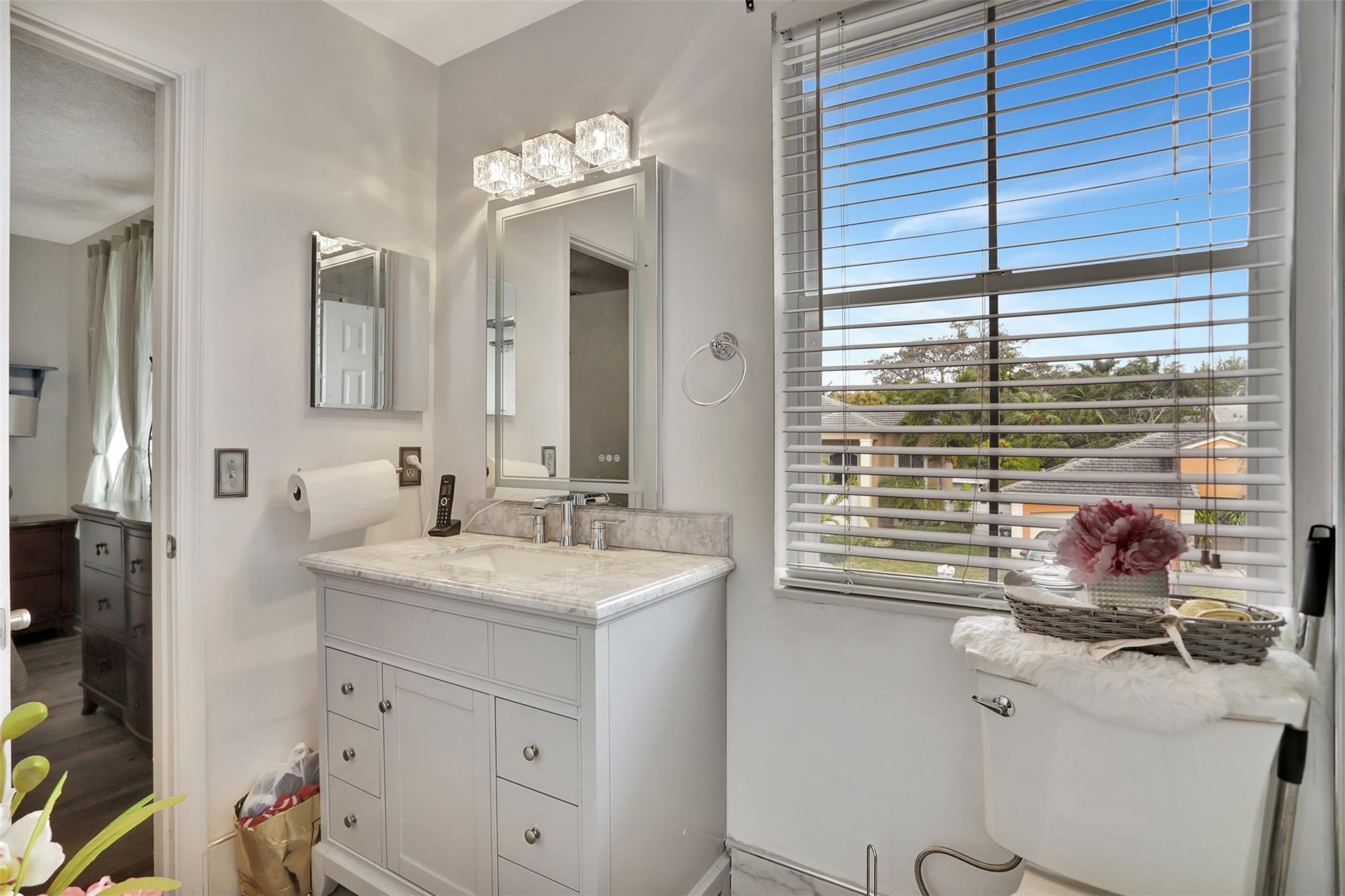 5433 NW 55th Terrace