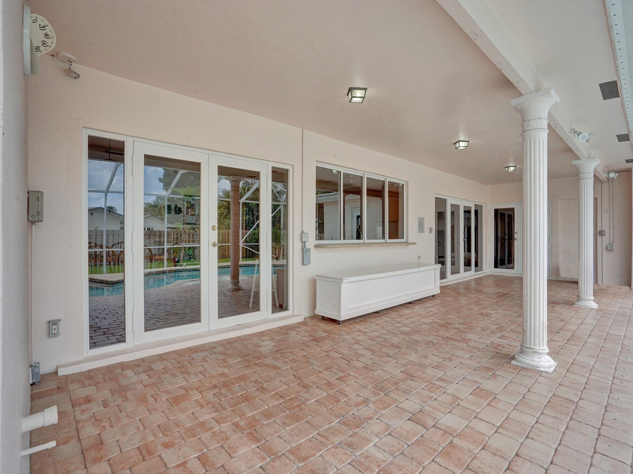 1161 SW 69th Ave