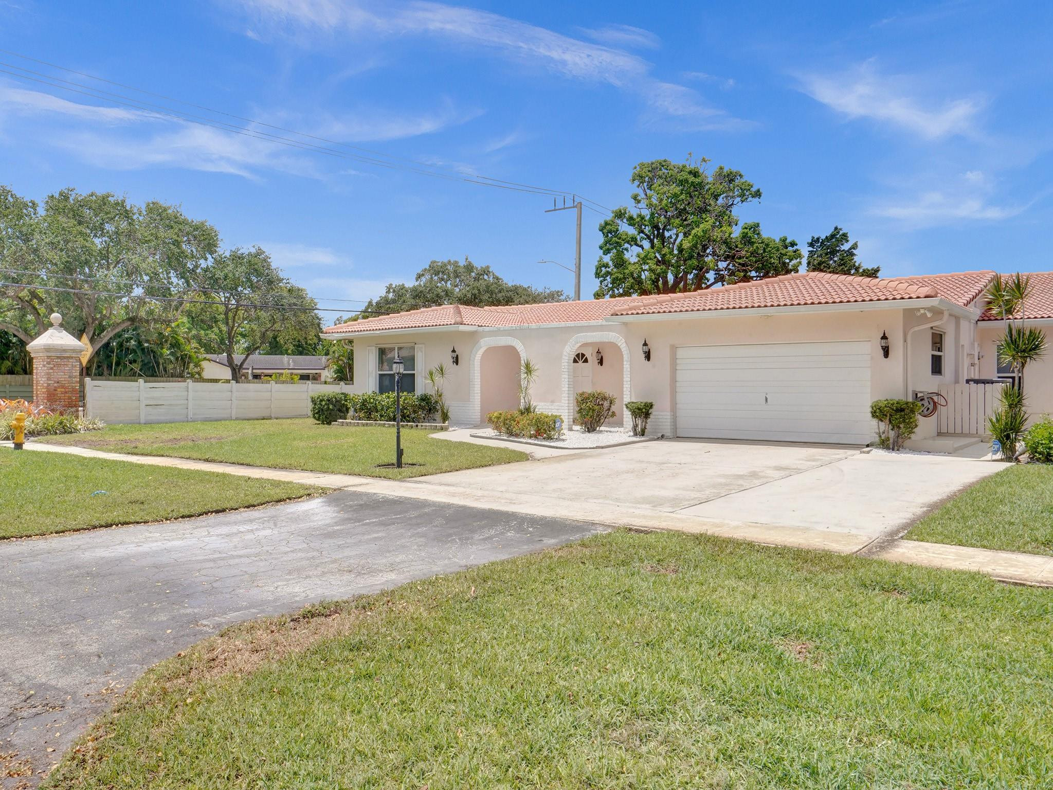 1161 SW 69th Ave