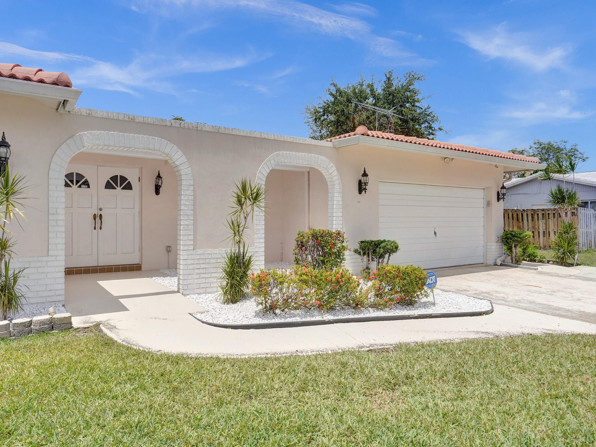 1161 SW 69th Ave
