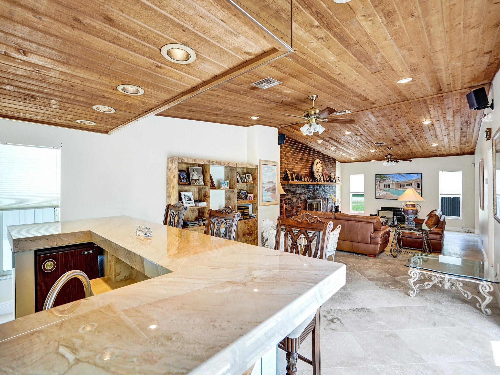 1161 SW 69th Ave