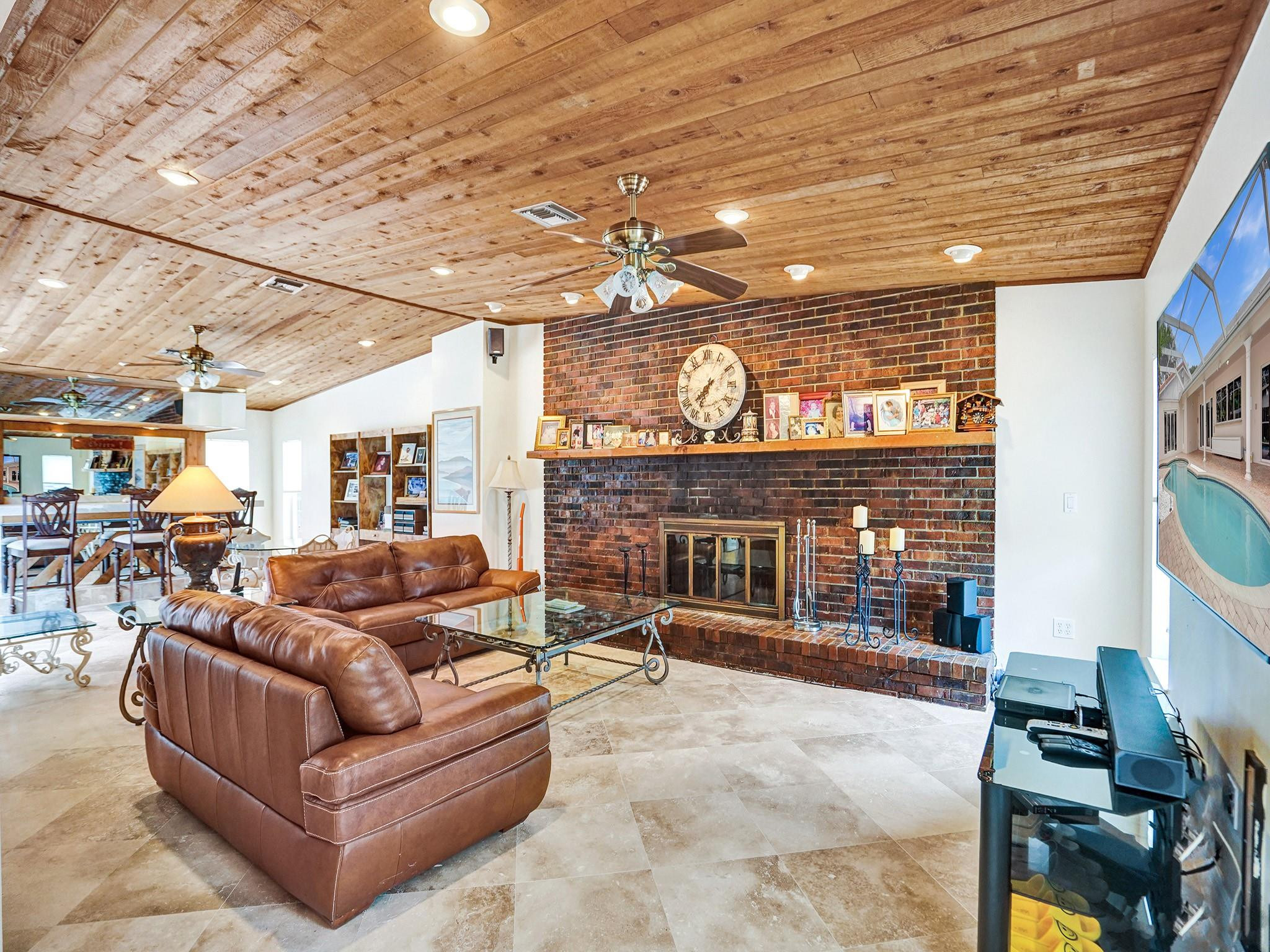 1161 SW 69th Ave
