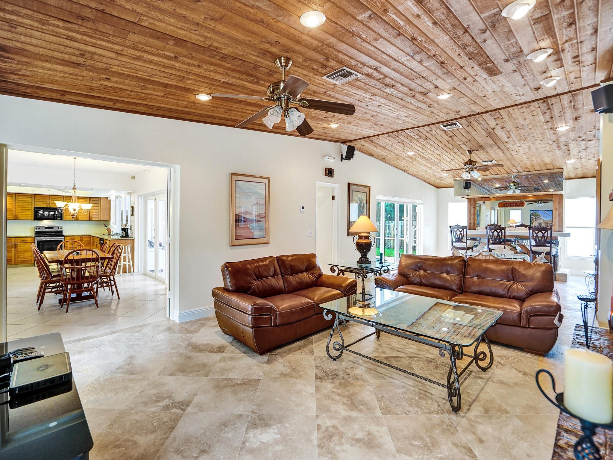 1161 SW 69th Ave