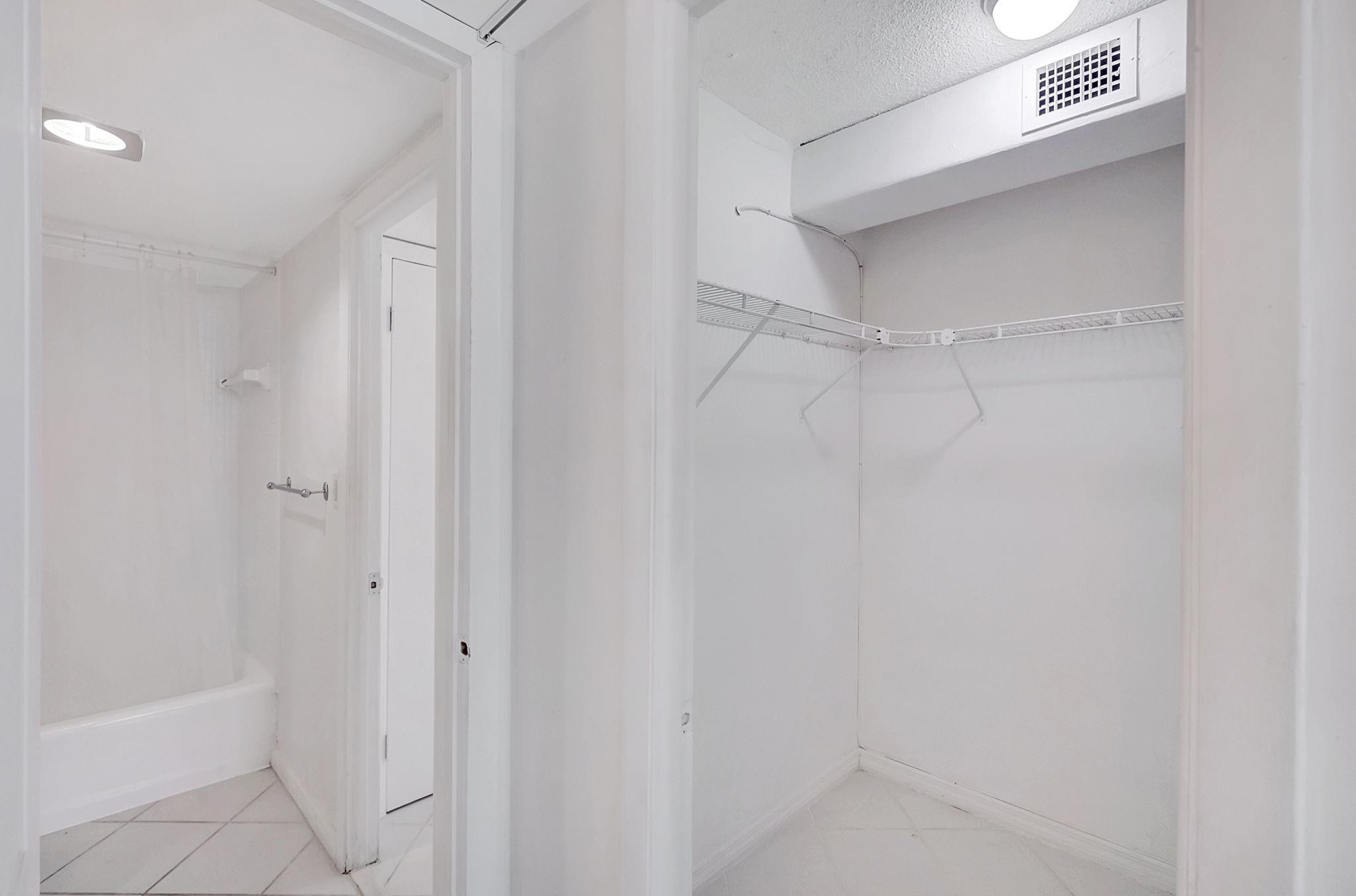 345 Ocean Dr 407