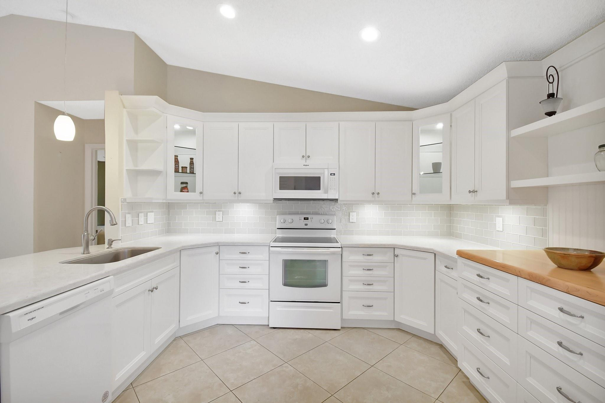 134 E Riverbend Dr