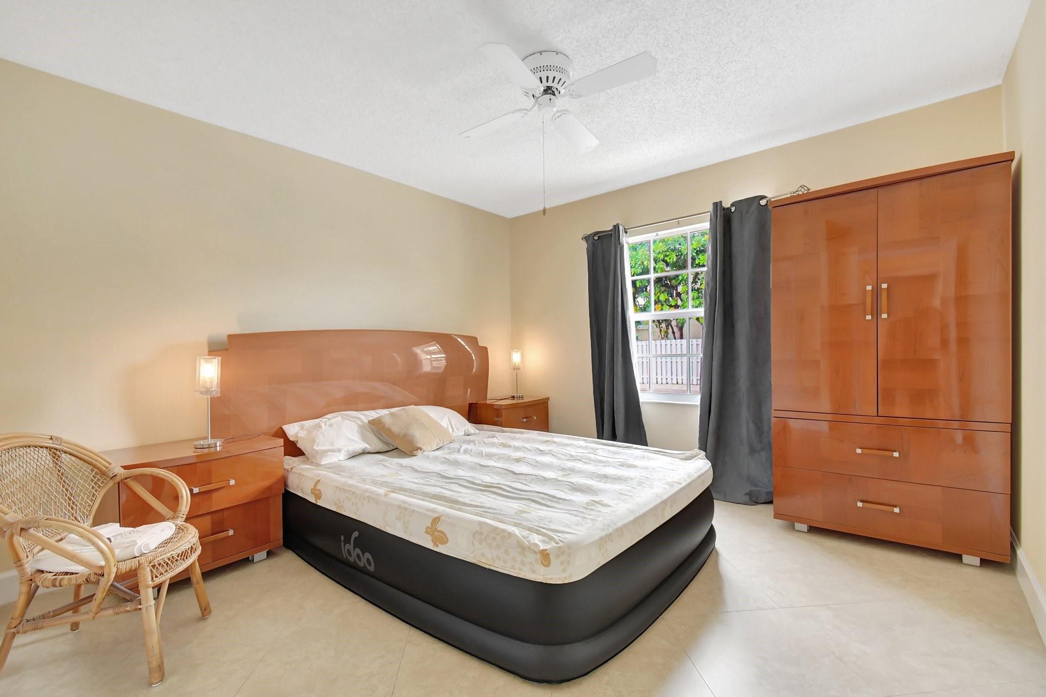 134 E Riverbend Dr