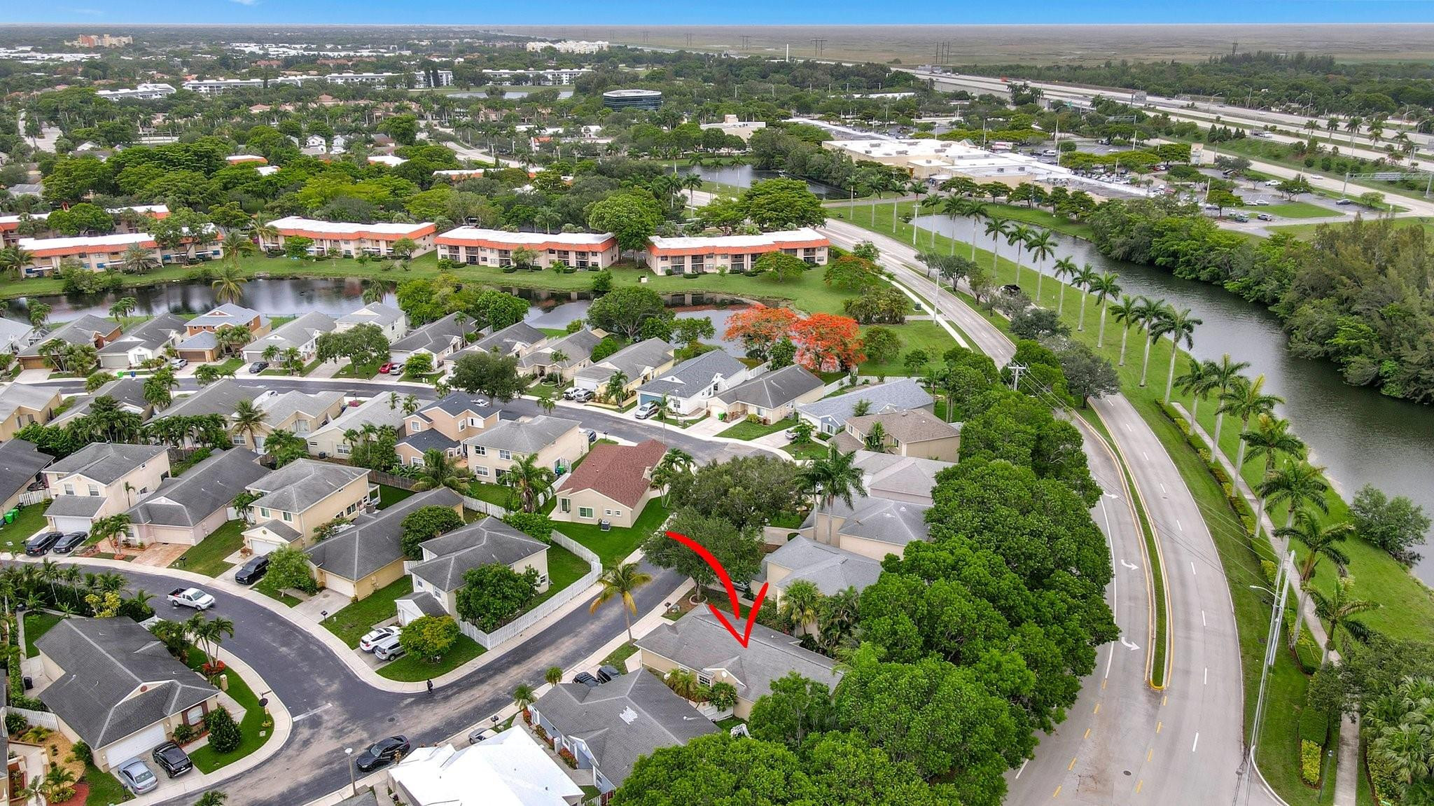 134 E Riverbend Dr
