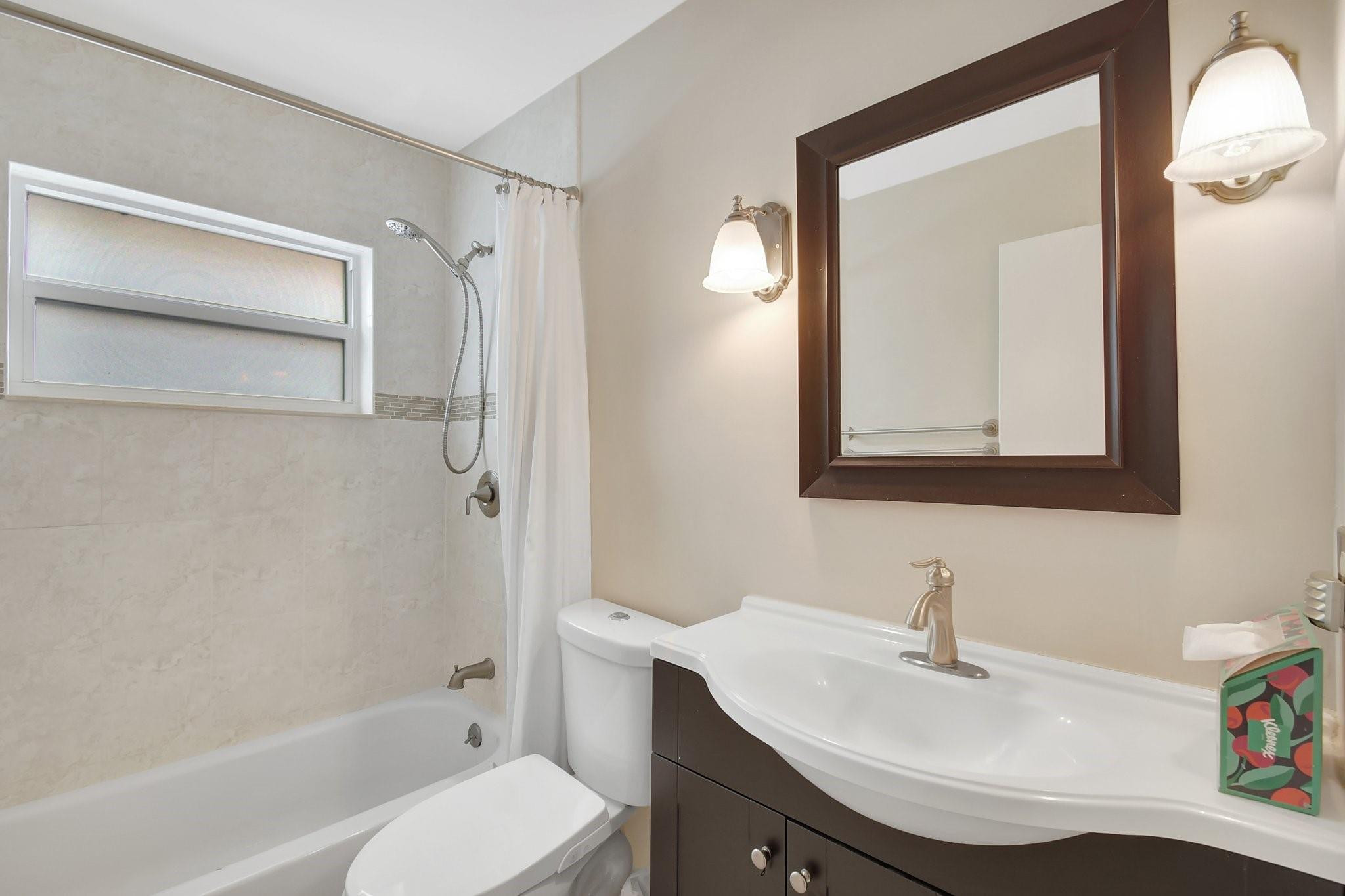 134 E Riverbend Dr