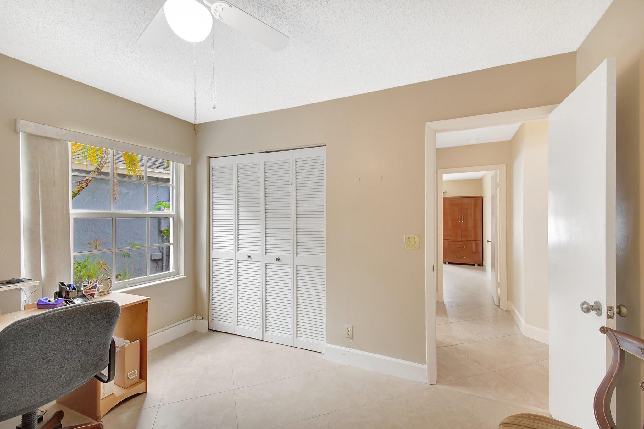134 E Riverbend Dr