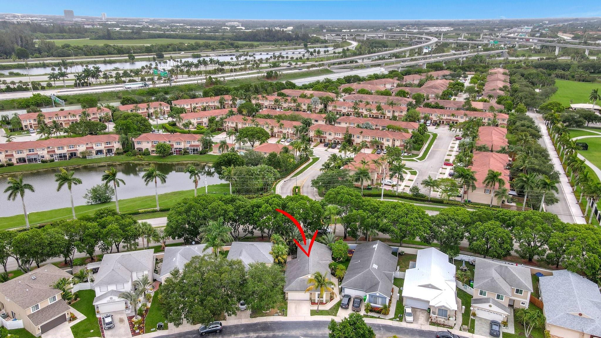 134 E Riverbend Dr