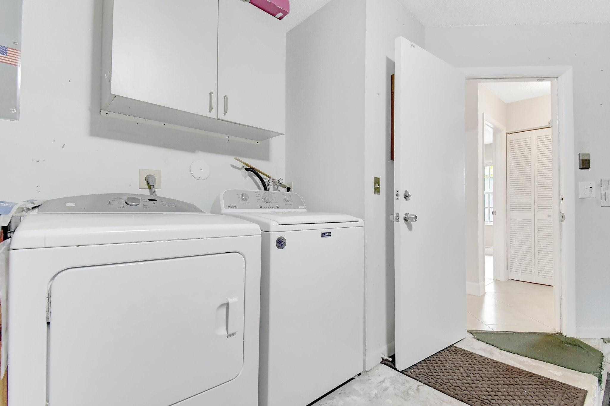134 E Riverbend Dr
