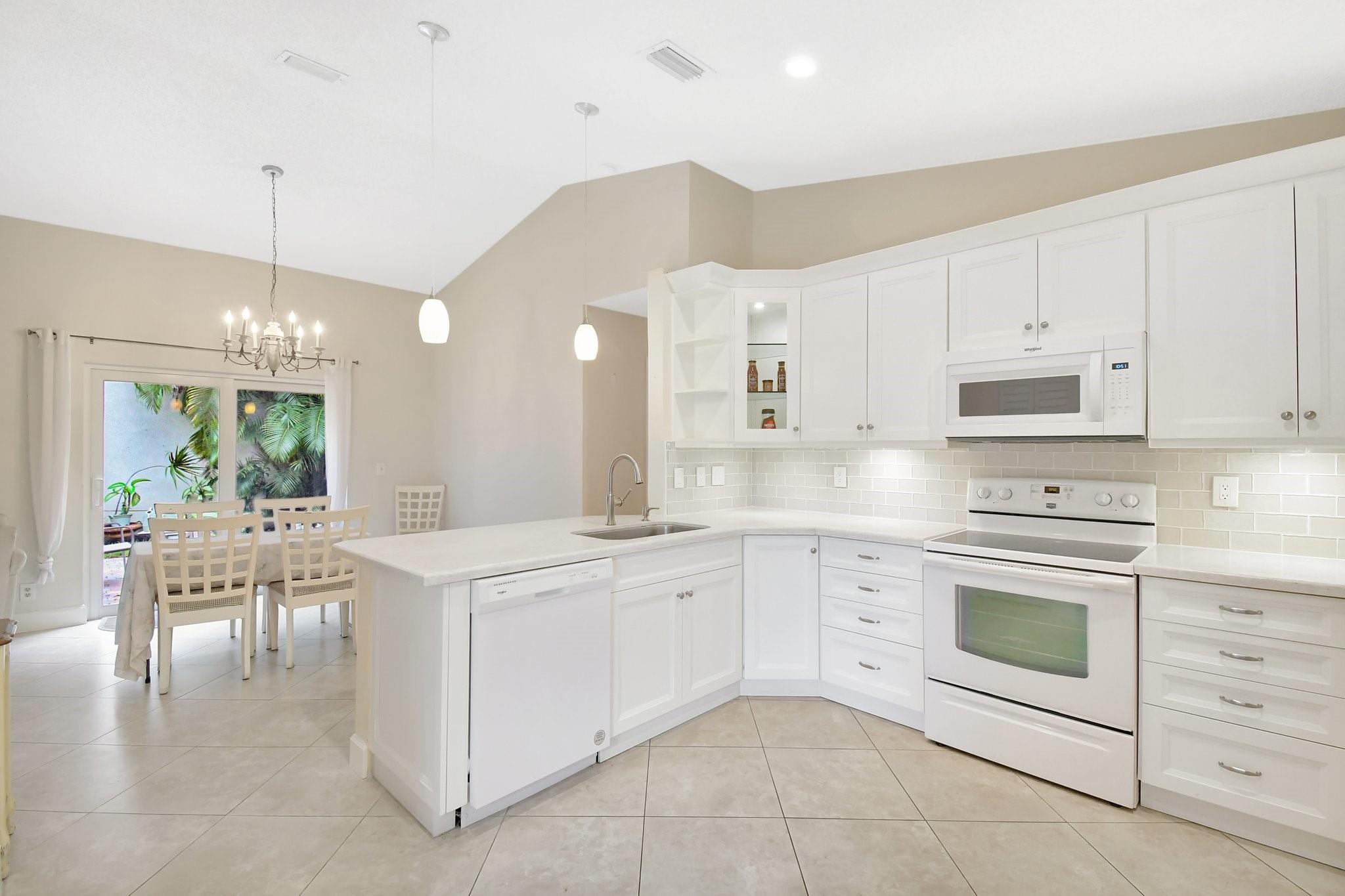 134 E Riverbend Dr