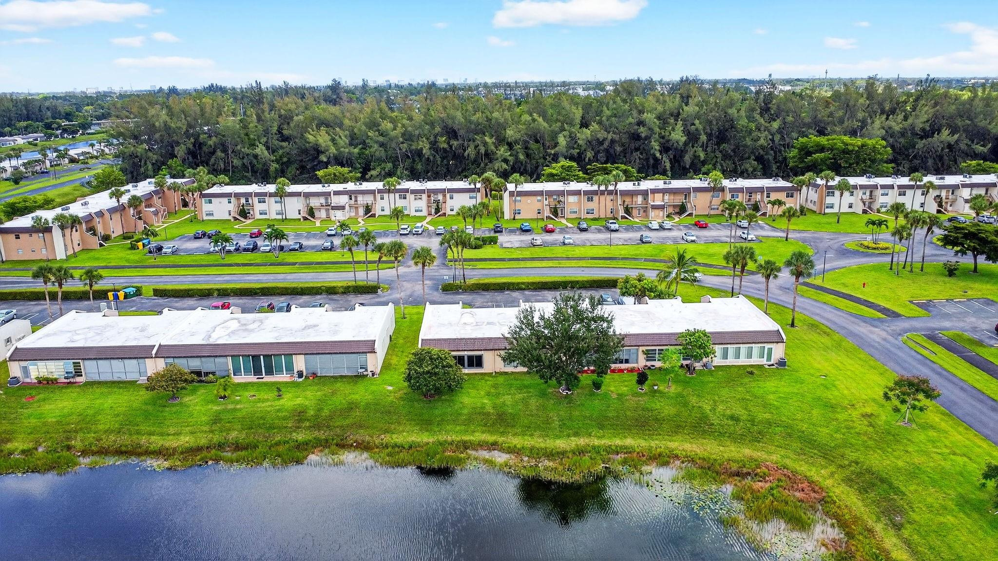 121 Lake Meryl Drive