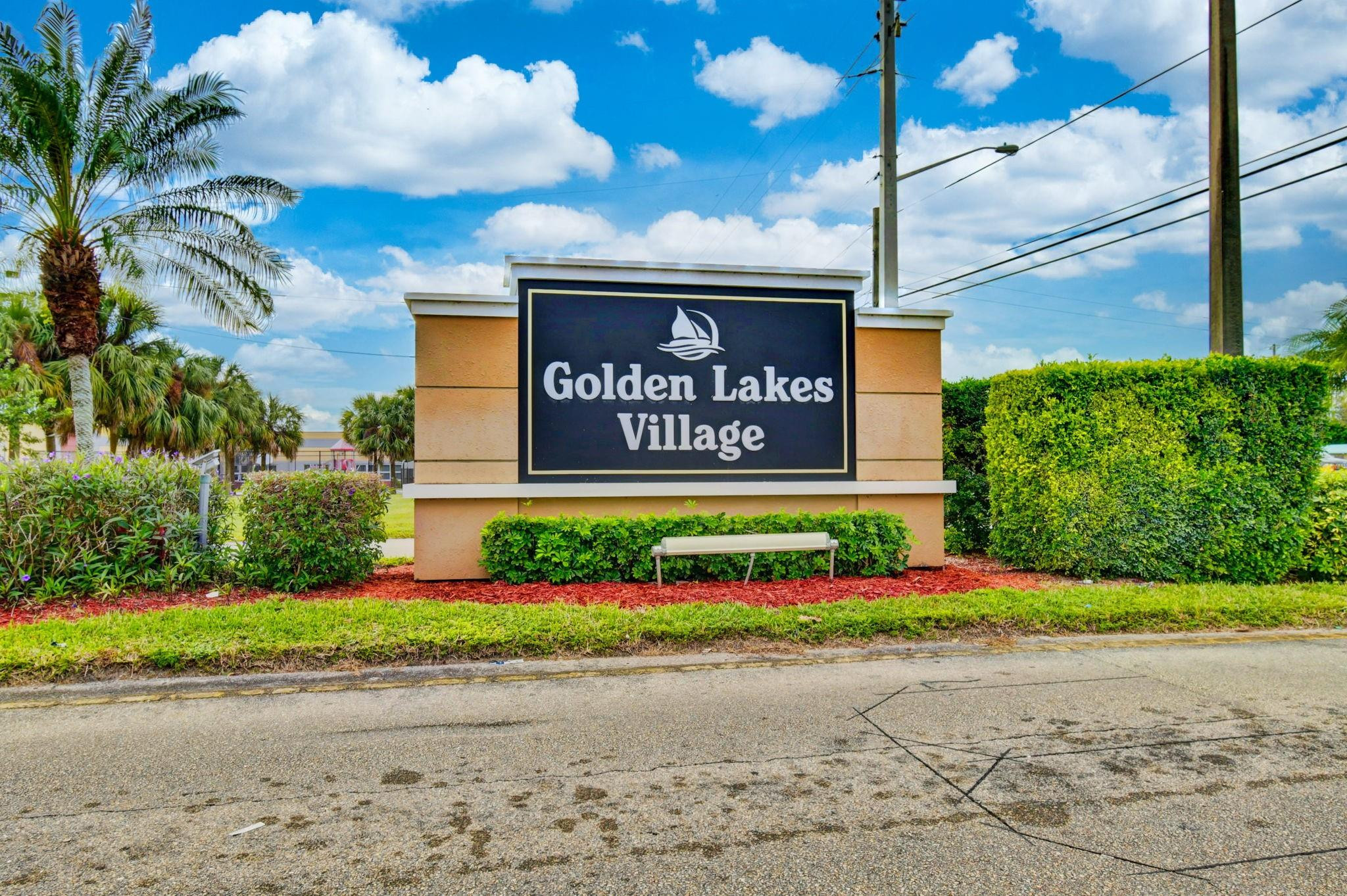 121 Lake Meryl Drive