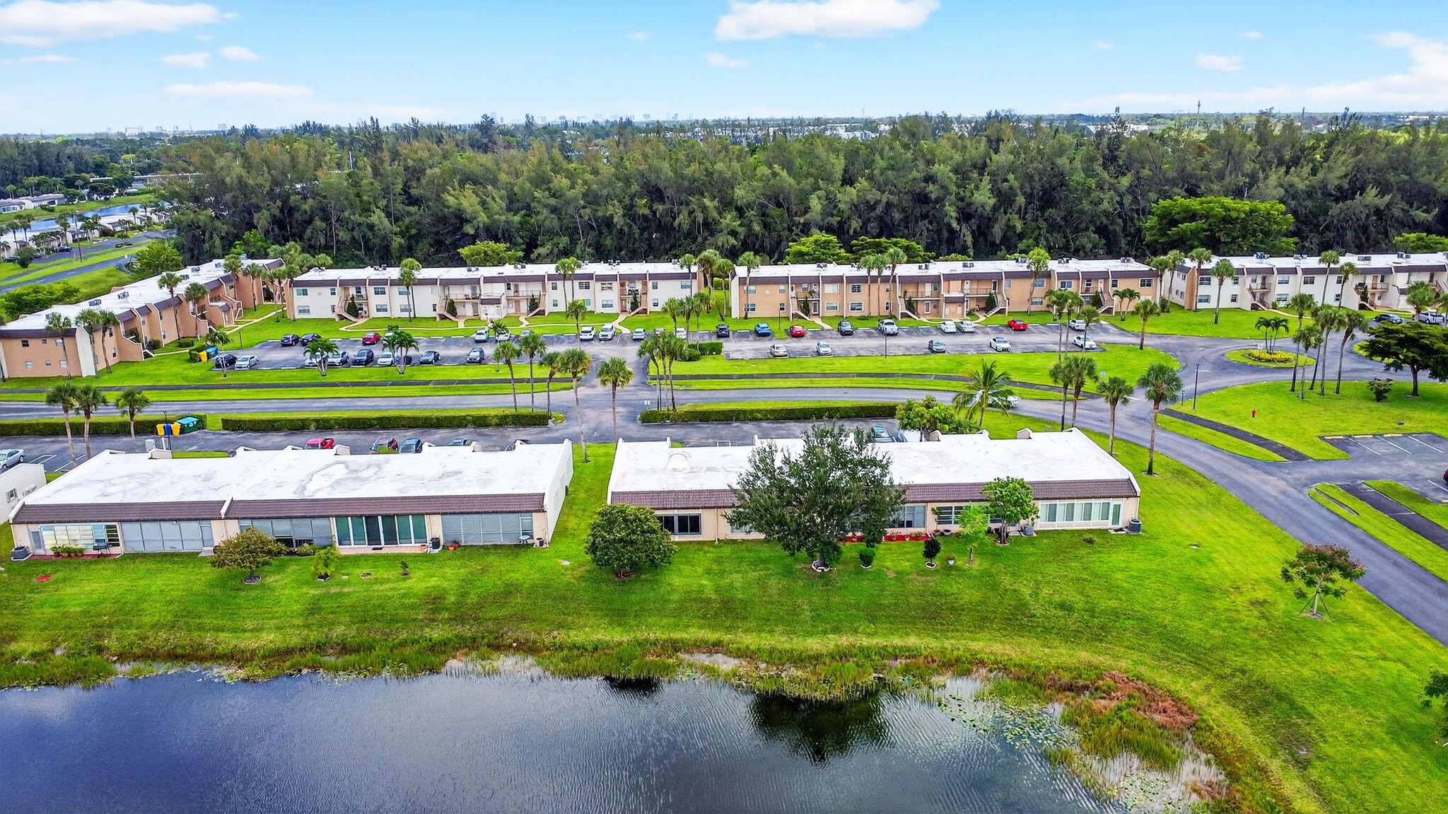 121 Lake Meryl Drive