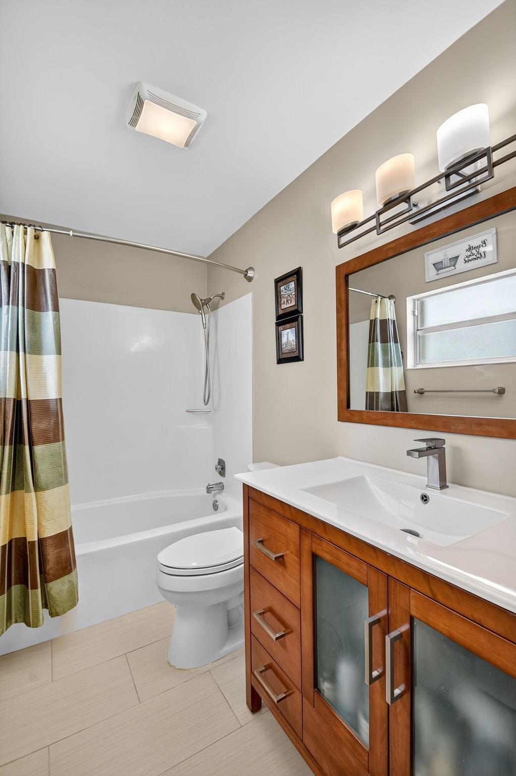 121 Lake Meryl Drive