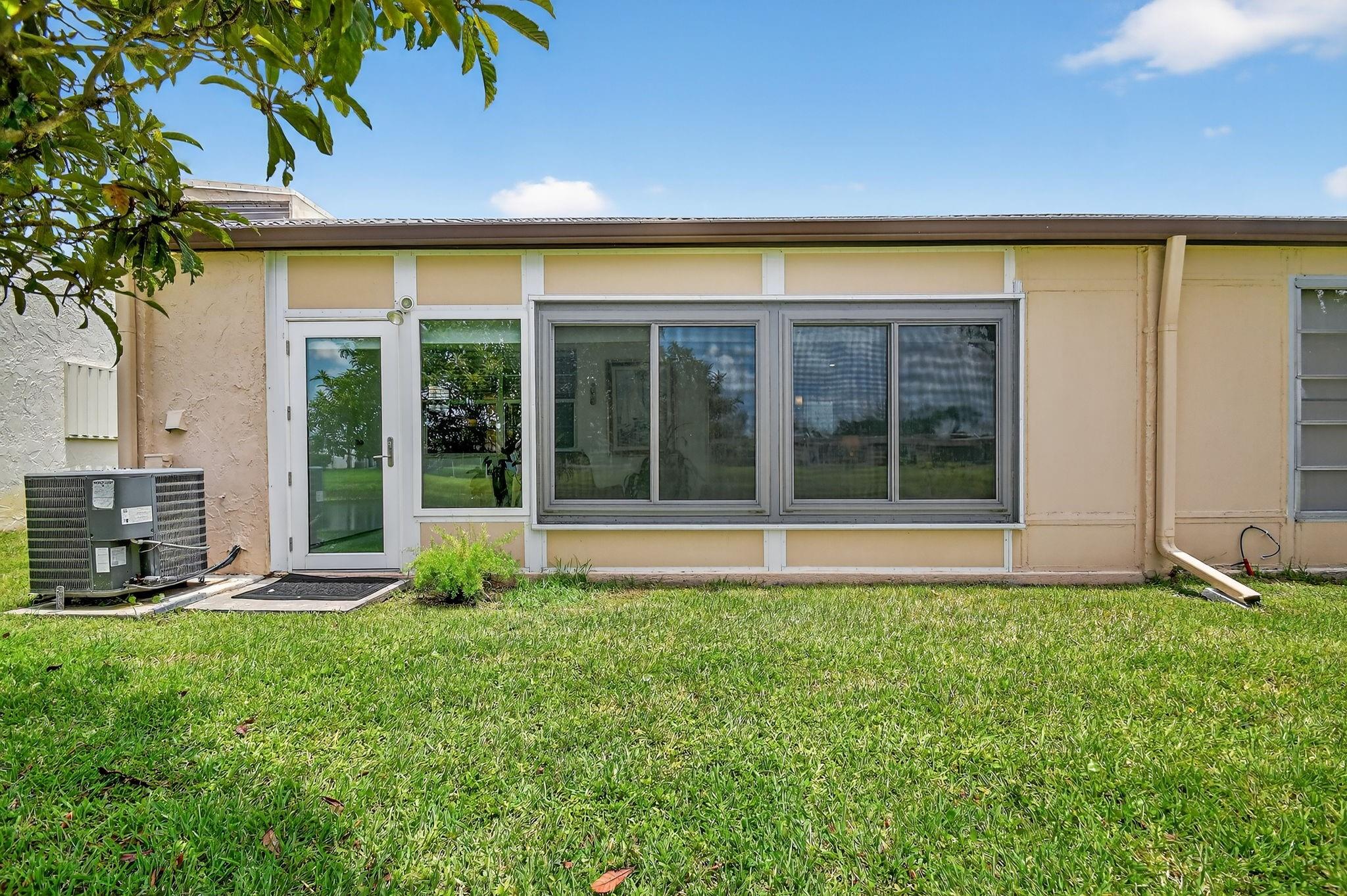 121 Lake Meryl Drive