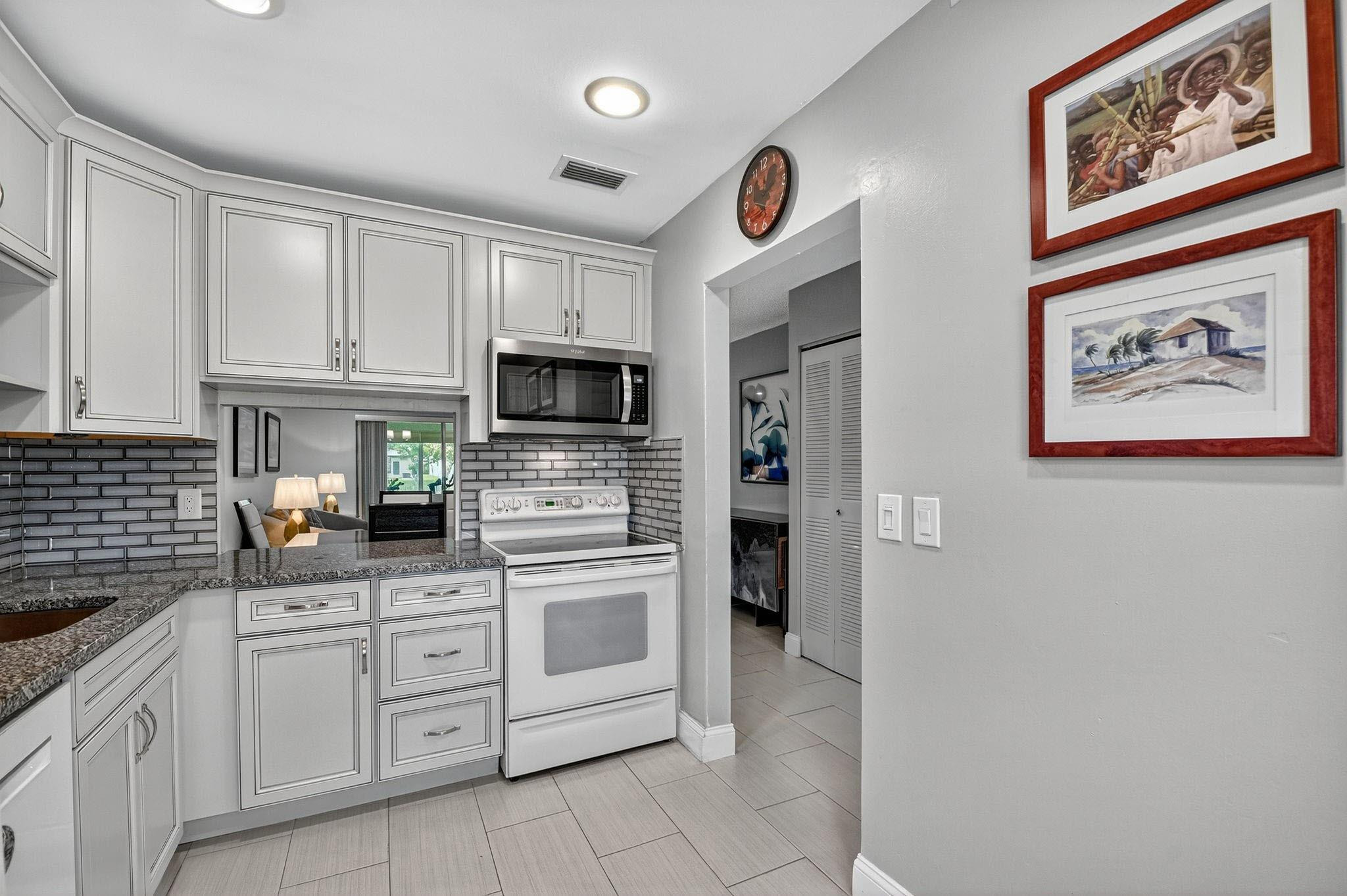 121 Lake Meryl Drive