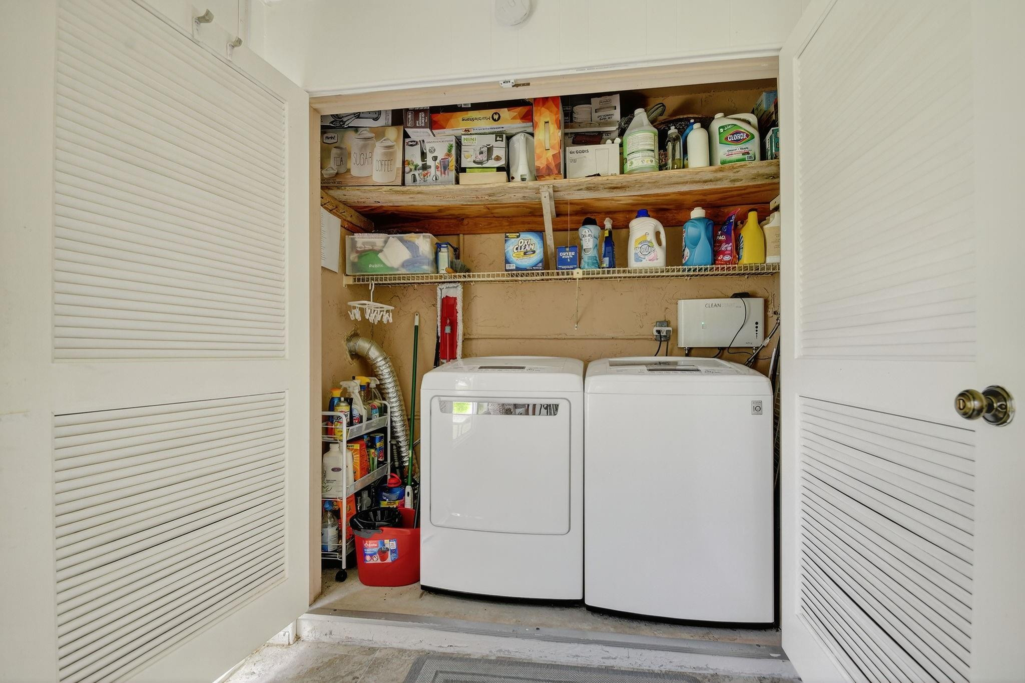 121 Lake Meryl Drive