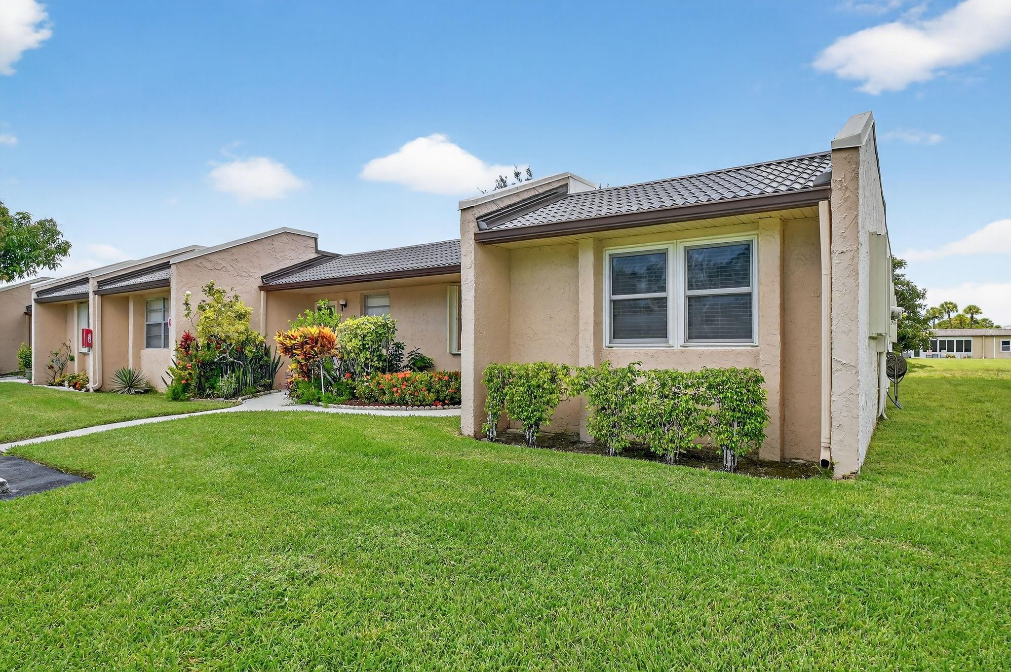 121 Lake Meryl Drive