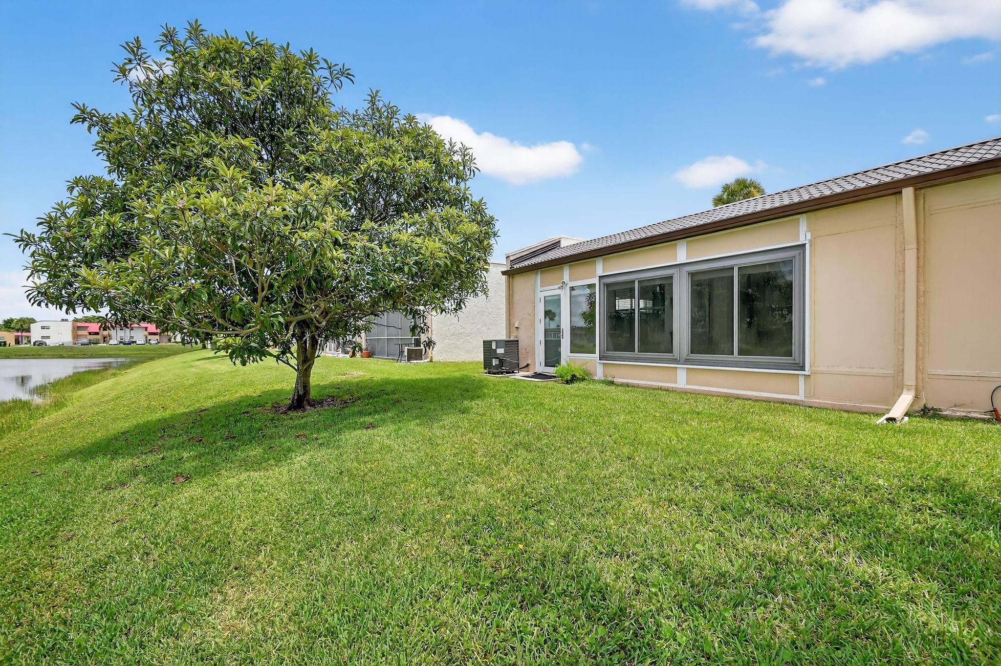 121 Lake Meryl Drive