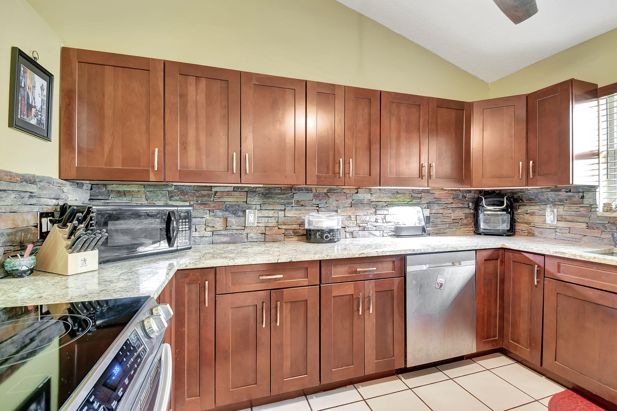 123 Buttonwood Circle