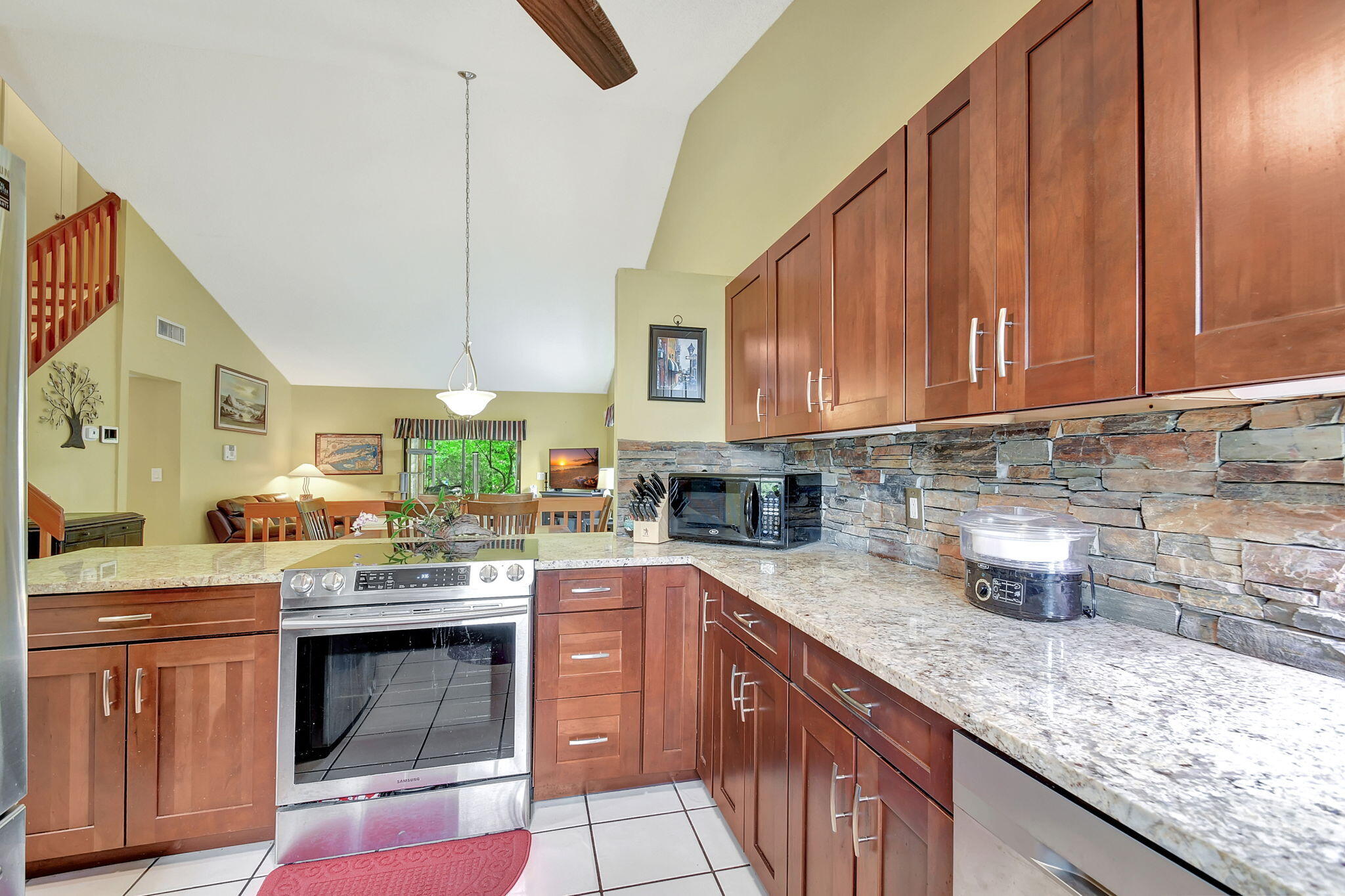 123 Buttonwood Circle