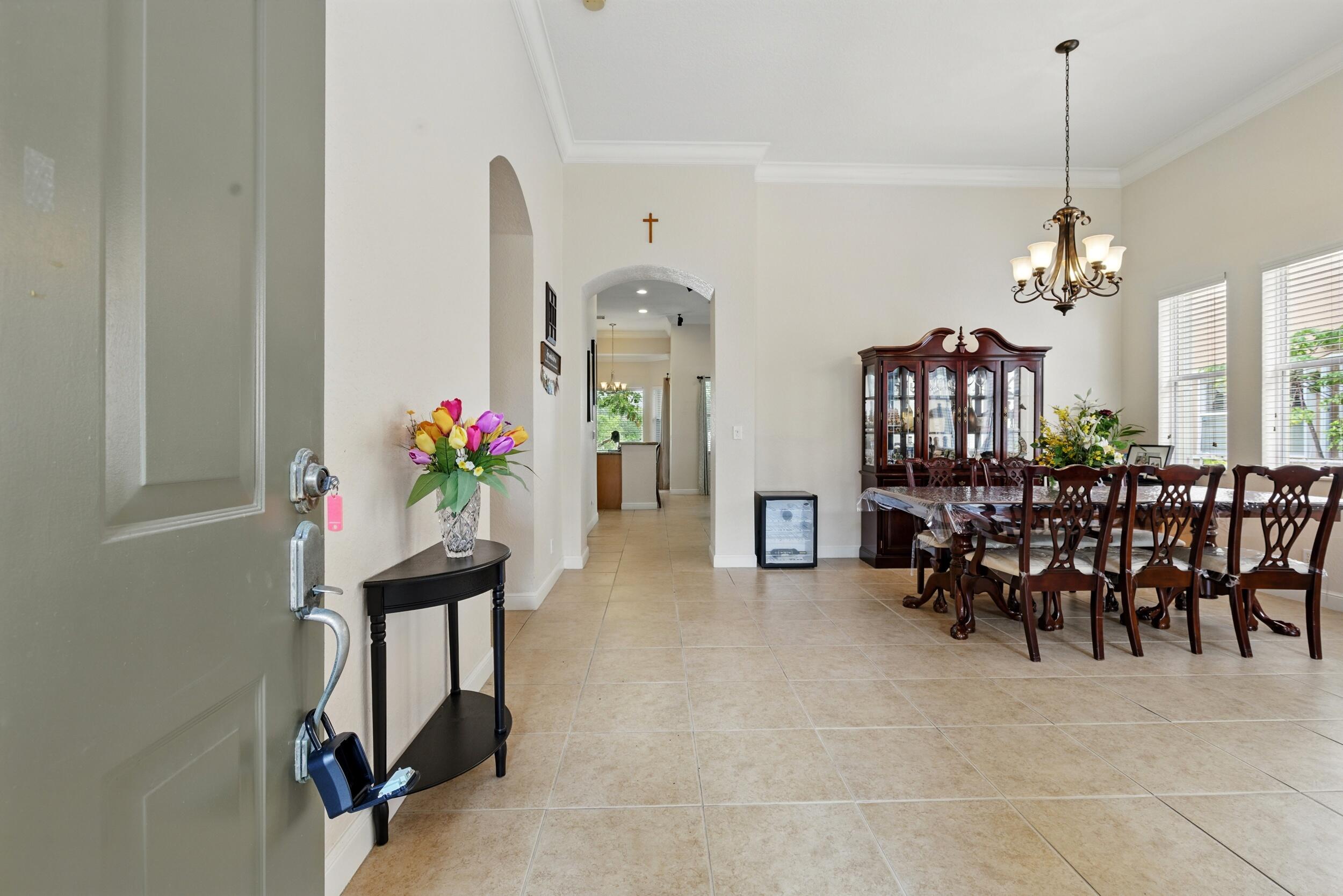 707 Cresta Circle