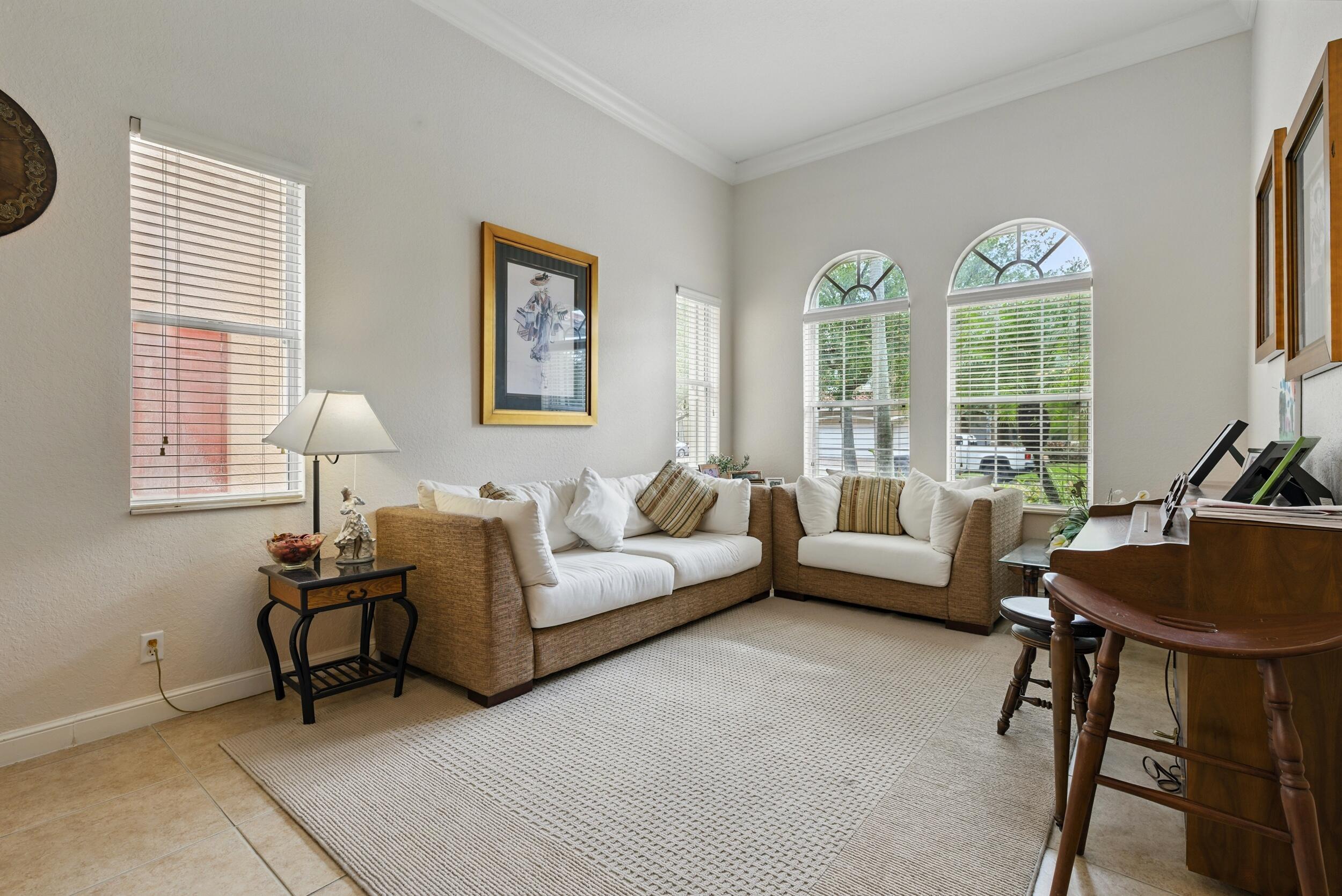 707 Cresta Circle