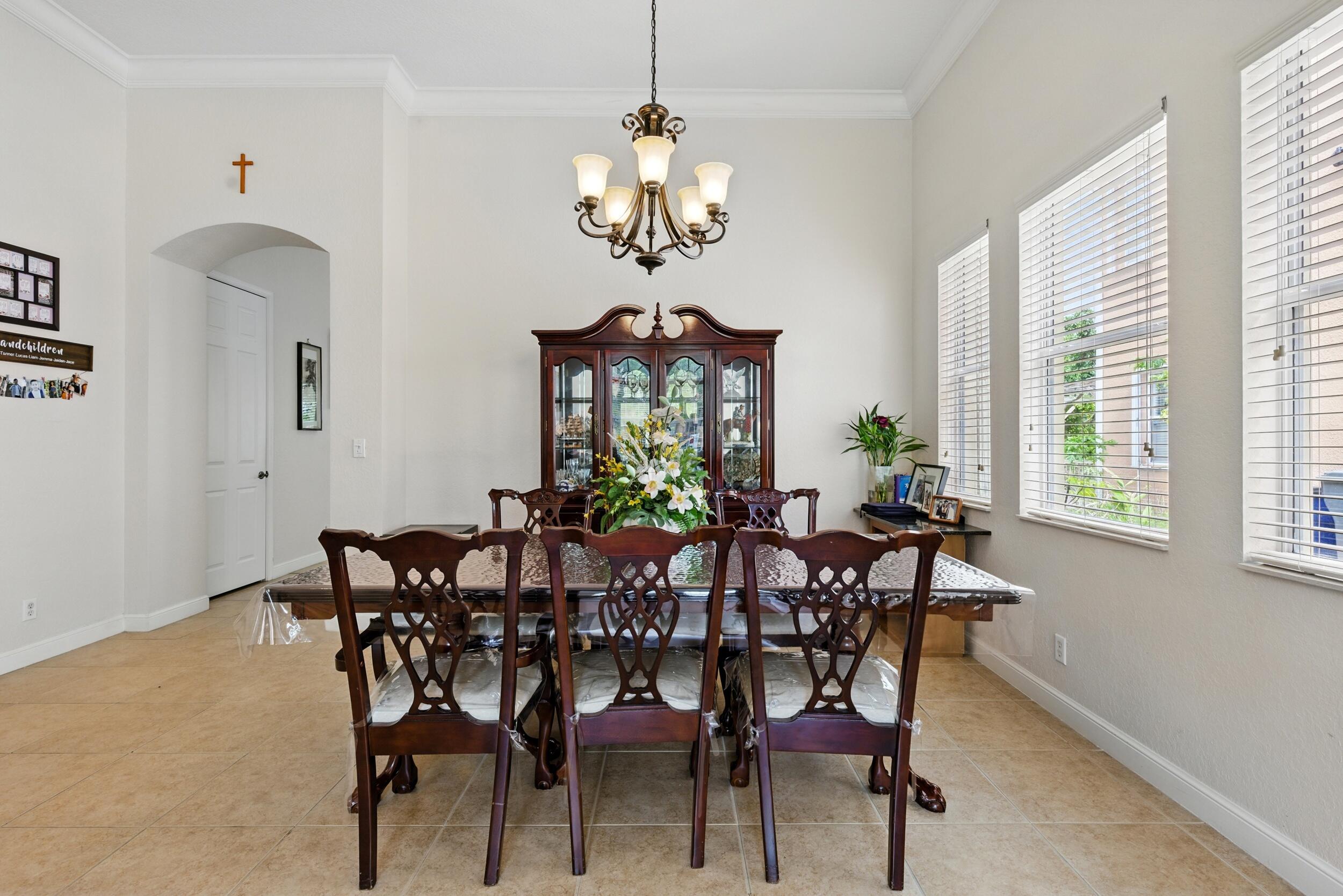707 Cresta Circle