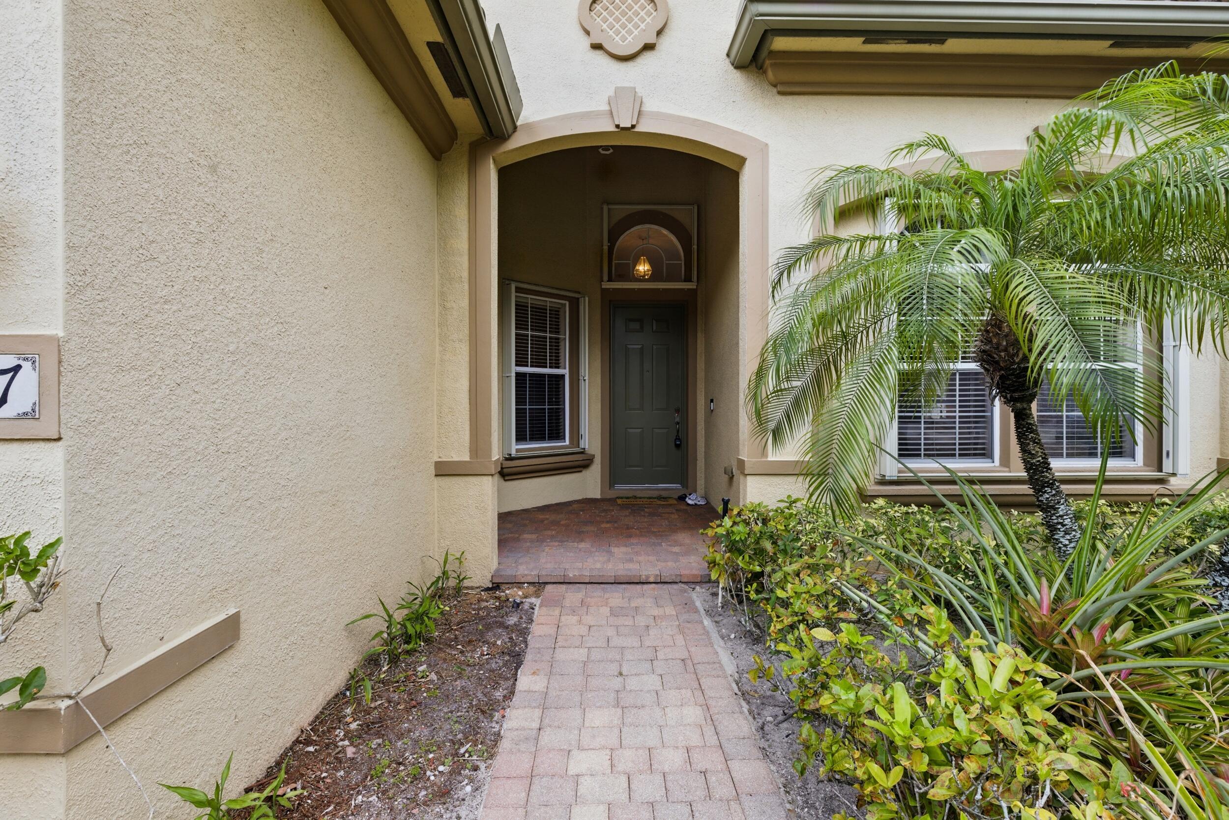 707 Cresta Circle