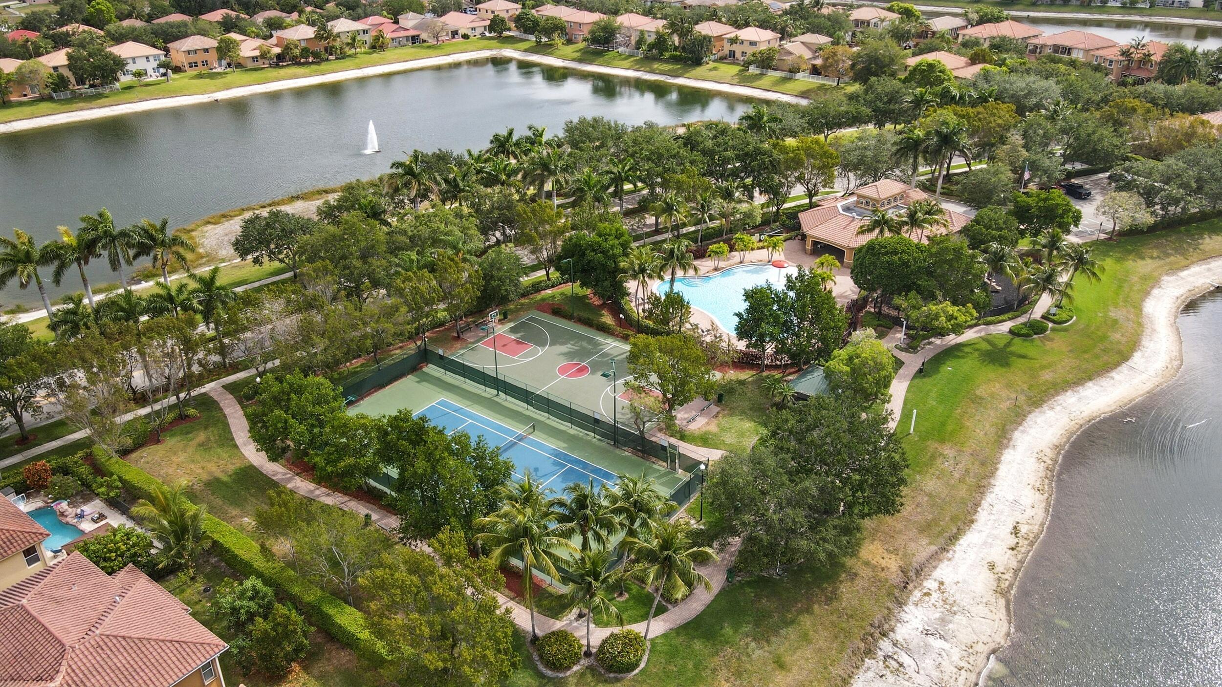 707 Cresta Circle
